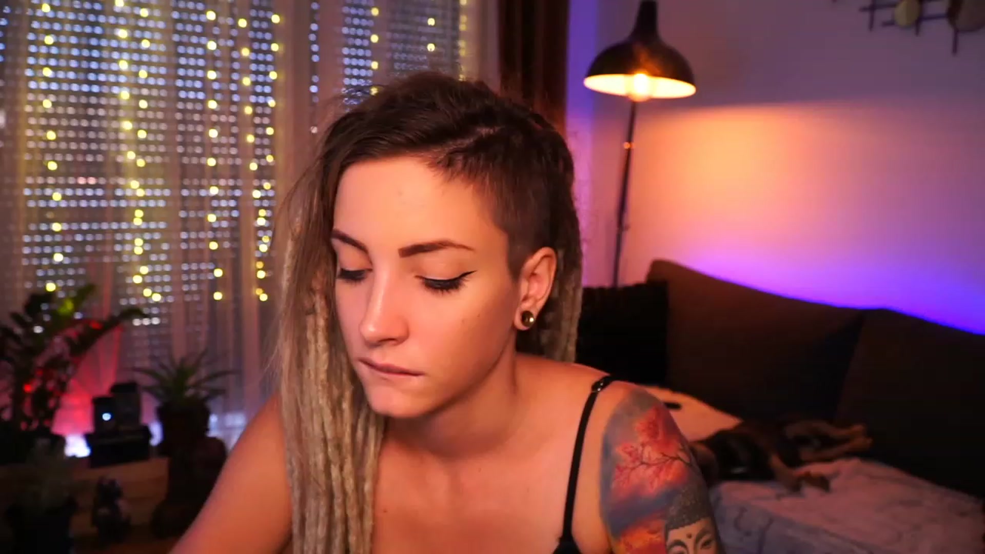 Gallery image thumbnail from Kend_dall's myfreecams stream on, 08/18/2023, 13:10 image 10 of 20