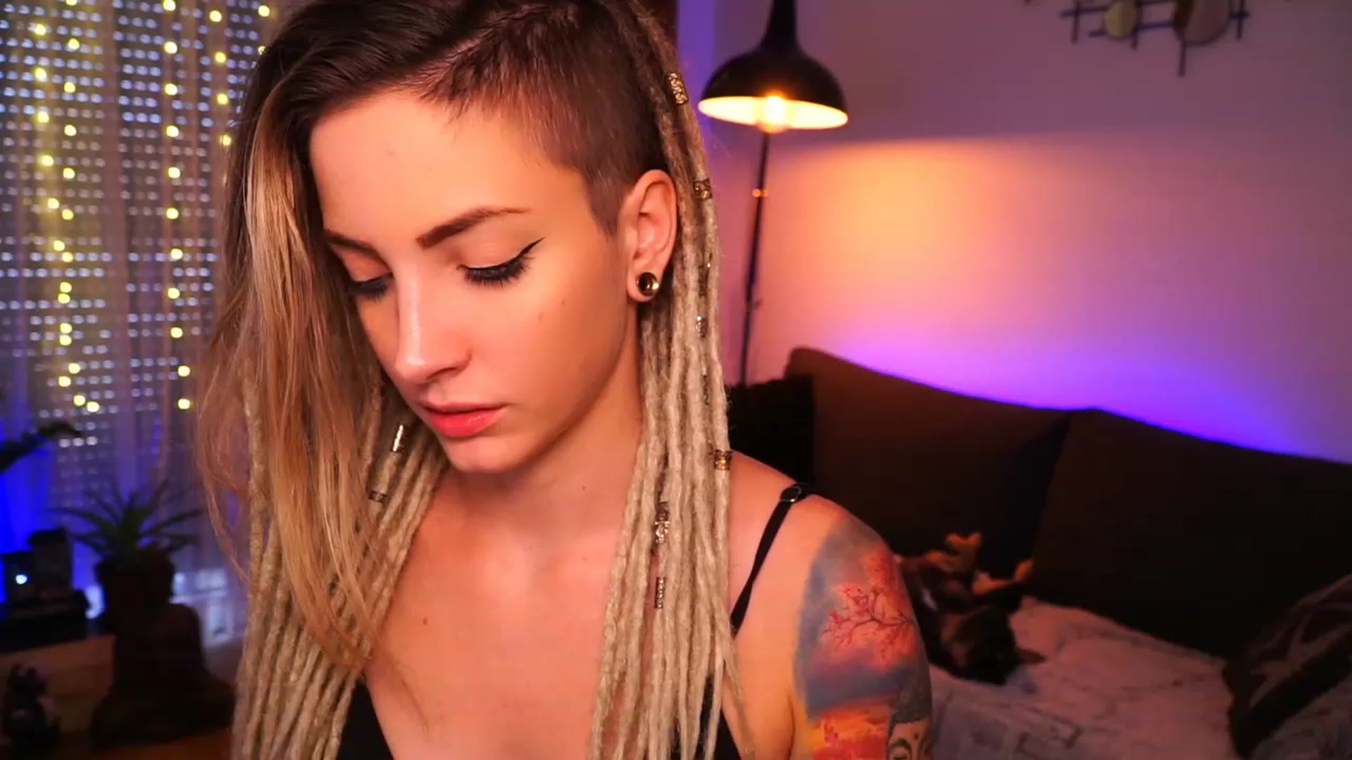 Gallery image thumbnail from Kend_dall's myfreecams stream on, 08/18/2023, 14:35 image 7 of 20