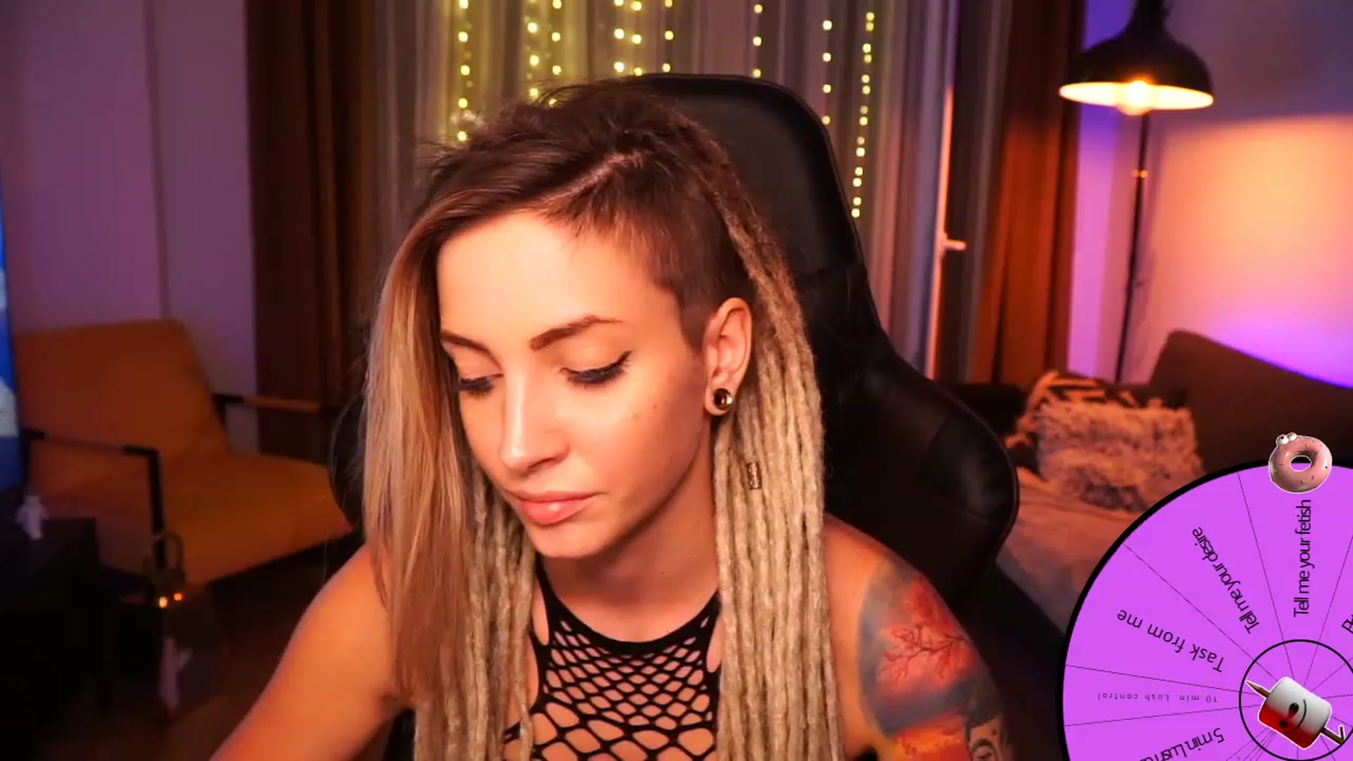 Gallery image thumbnail from Kend_dall's myfreecams stream on, 08/21/2023, 20:10 image 7 of 20