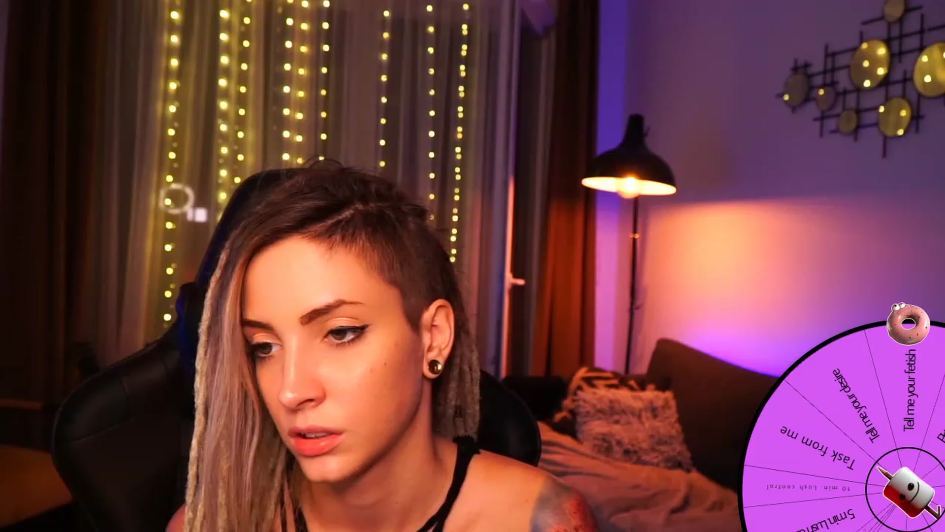 Gallery image thumbnail from Kend_dall's myfreecams stream on, 08/21/2023, 20:10 image 17 of 20