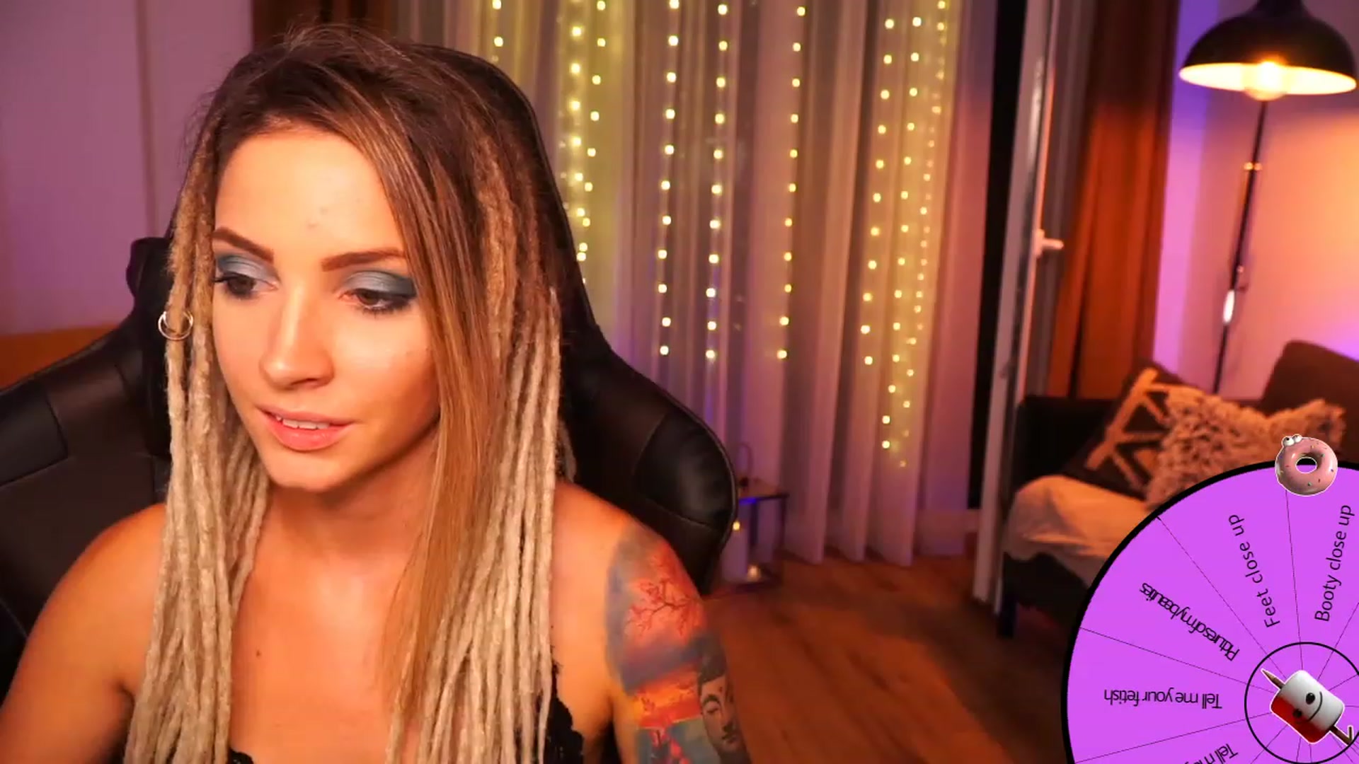Gallery image thumbnail from Kend_dall's myfreecams stream on, 08/22/2023, 19:59 image 15 of 20