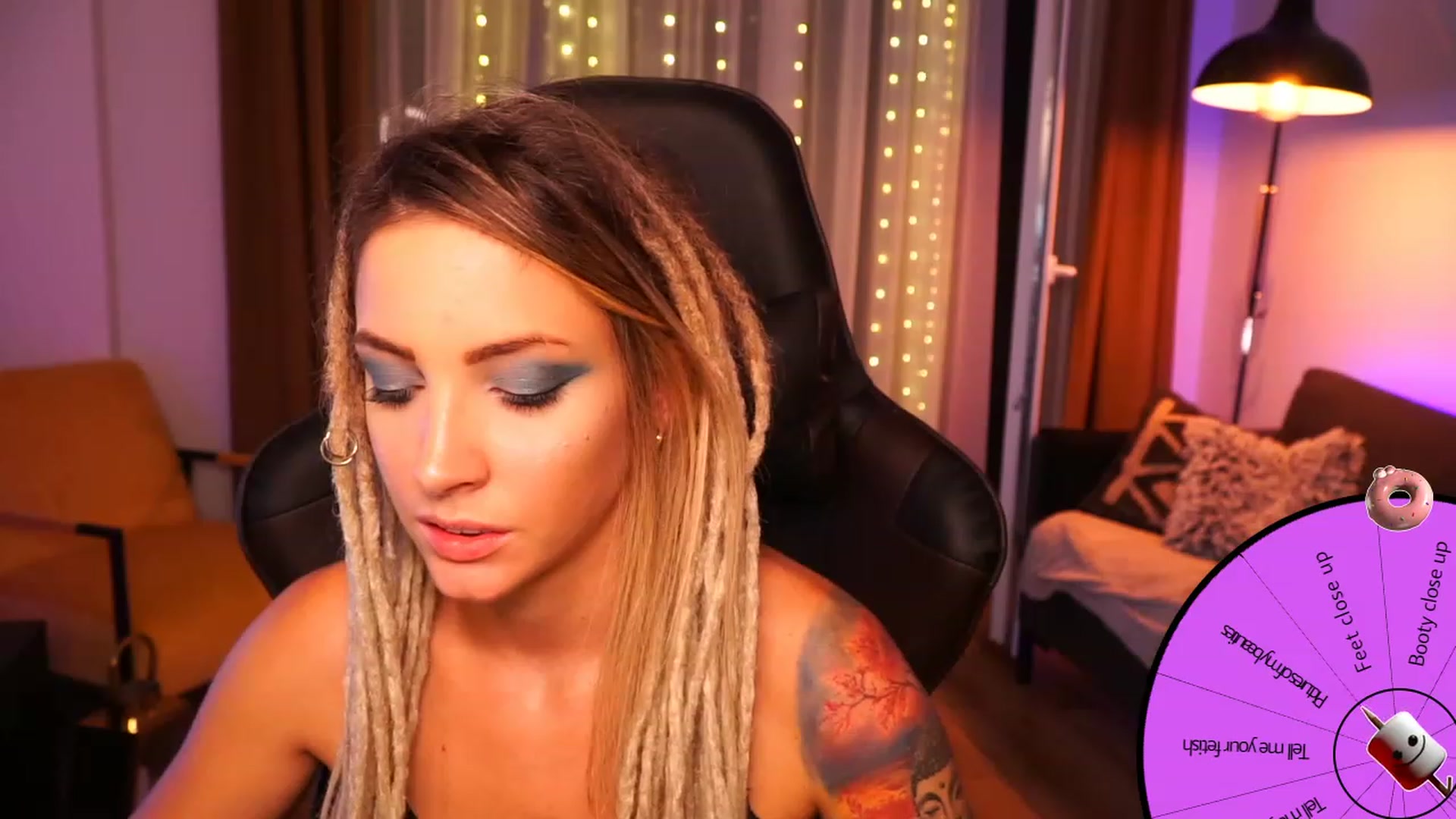 Gallery image thumbnail from Kend_dall's myfreecams stream on, 08/22/2023, 19:59 image 11 of 20