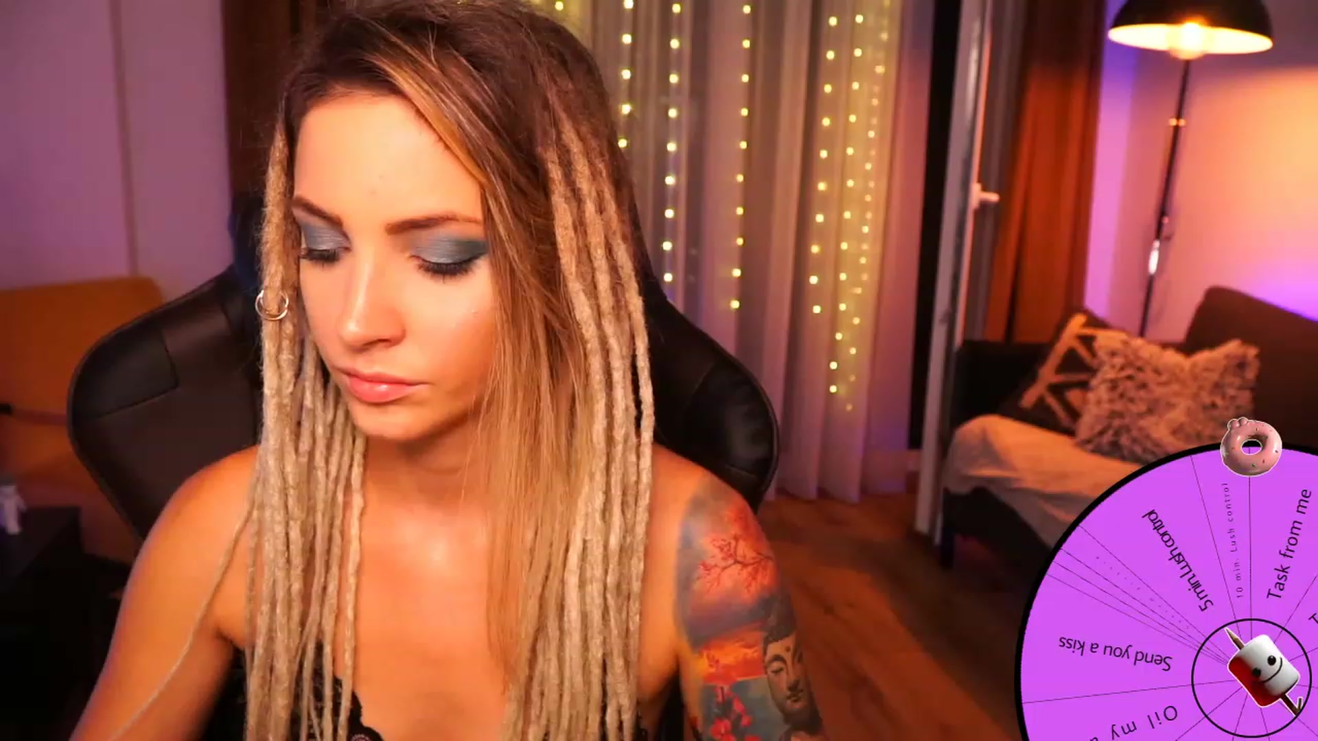 Gallery image thumbnail from Kend_dall's myfreecams stream on, 08/22/2023, 20:16 image 1 of 20