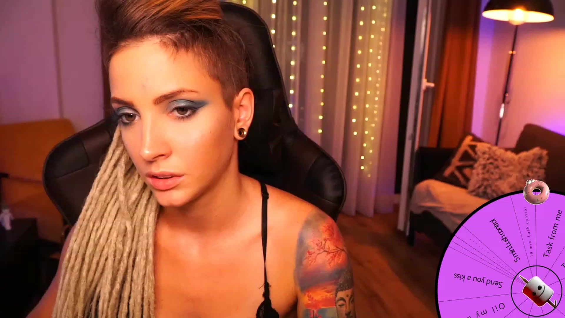 Gallery image thumbnail from Kend_dall's myfreecams stream on, 08/22/2023, 20:16 image 19 of 20