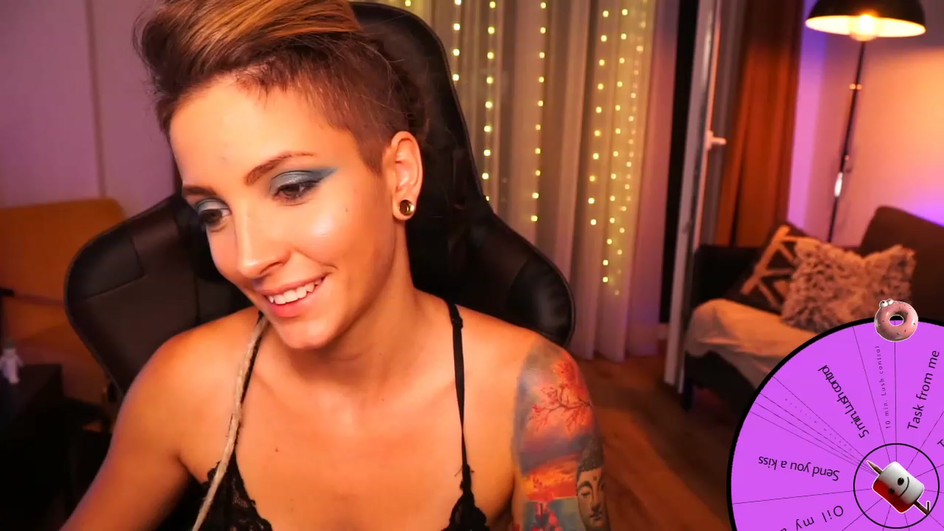 Gallery image thumbnail from Kend_dall's myfreecams stream on, 08/22/2023, 20:16 image 20 of 20