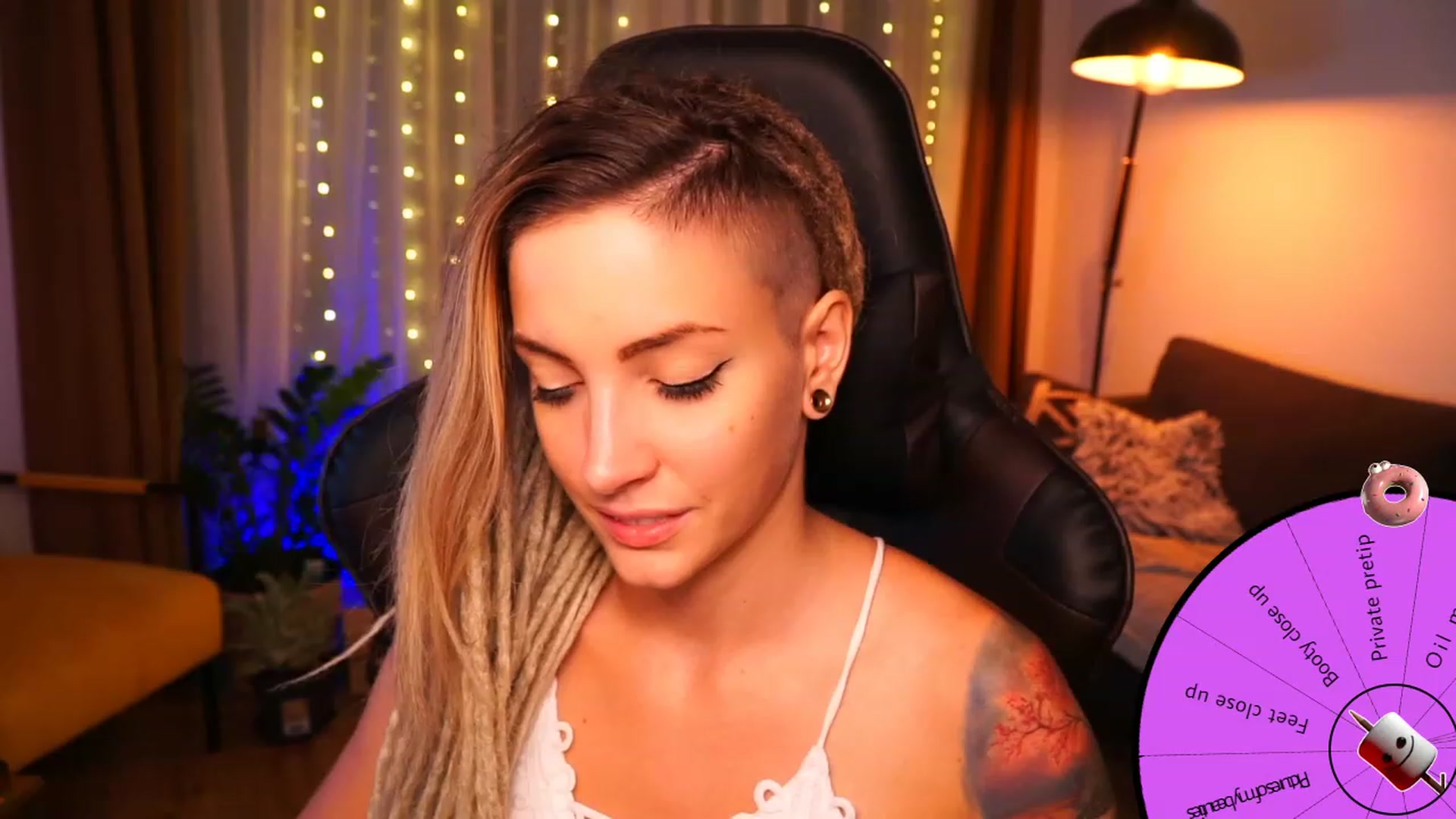 Gallery image thumbnail from Kend_dall's myfreecams stream on, 08/23/2023, 21:32 image 10 of 20