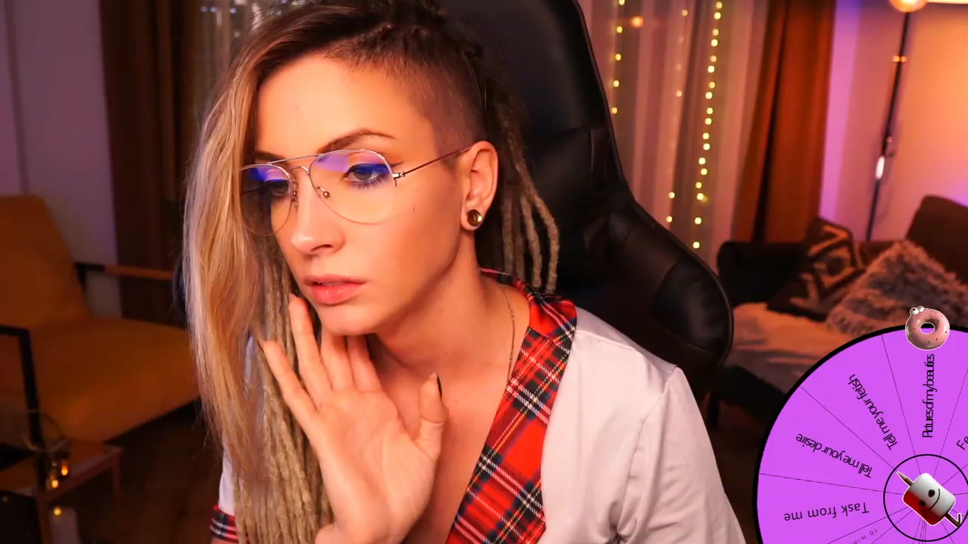 Gallery image thumbnail from Kend_dall's myfreecams stream on, 08/30/2023, 18:10 image 10 of 20