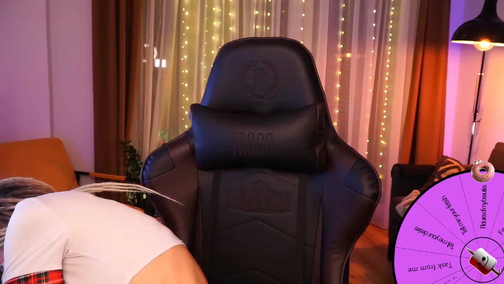 Gallery image thumbnail from Kend_dall's myfreecams stream on, 08/30/2023, 18:10 image 20 of 20