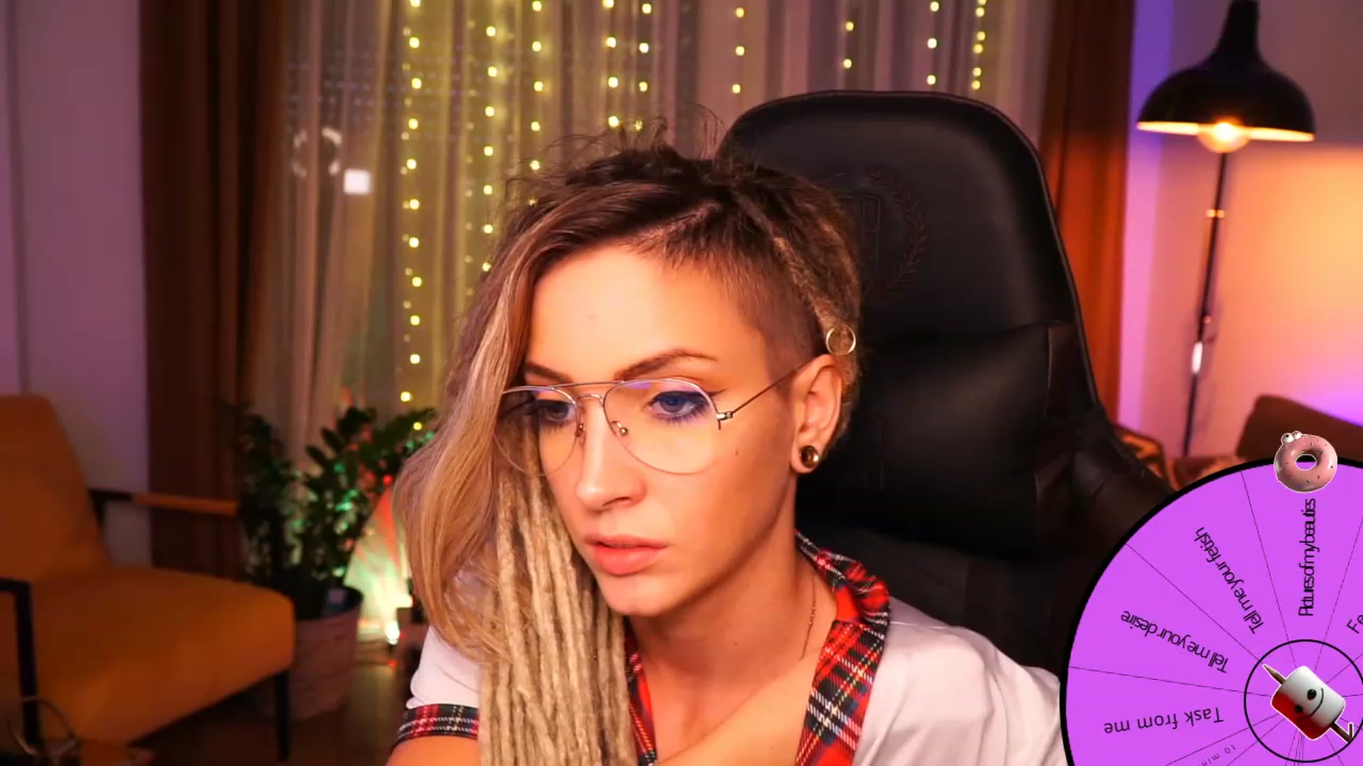 Gallery image thumbnail from Kend_dall's myfreecams stream on, 08/30/2023, 18:10 image 15 of 20