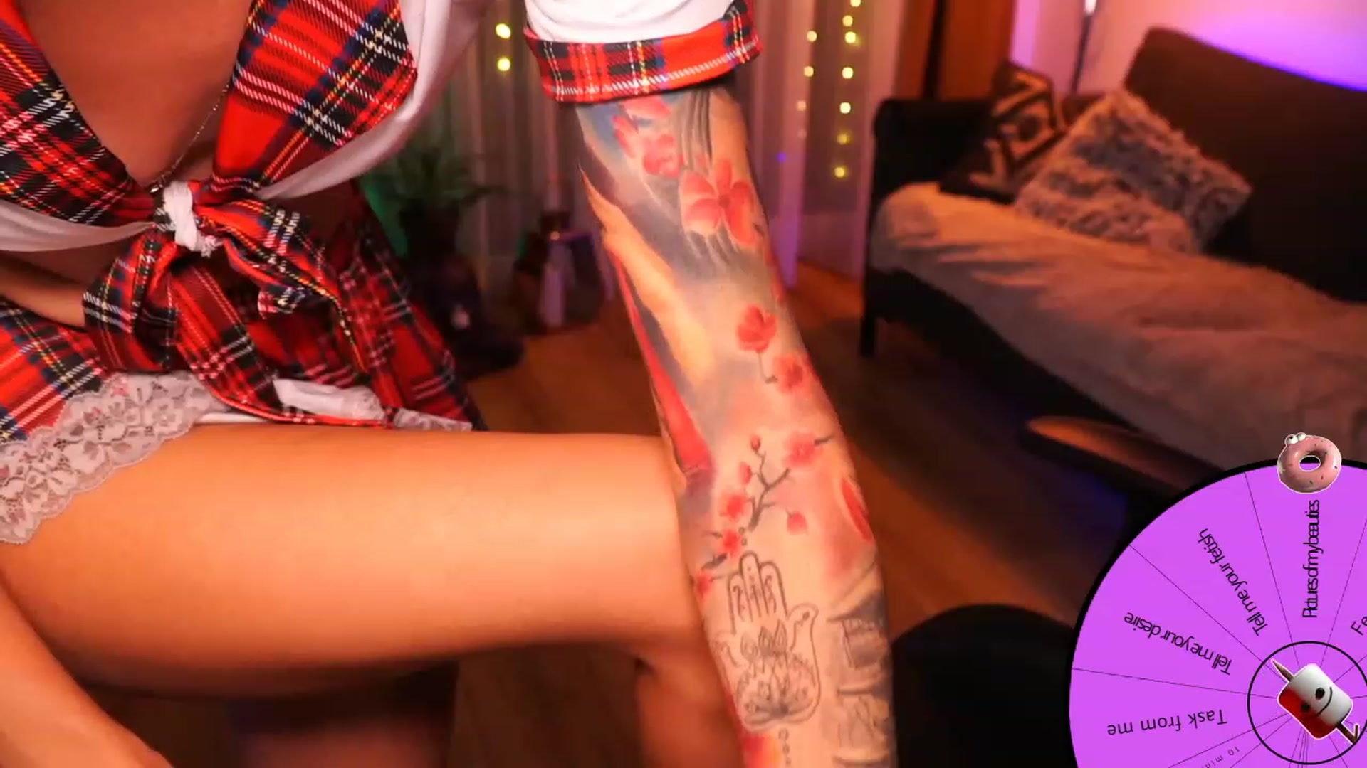 Gallery image thumbnail from Kend_dall's myfreecams stream on, 08/30/2023, 18:10 image 13 of 20