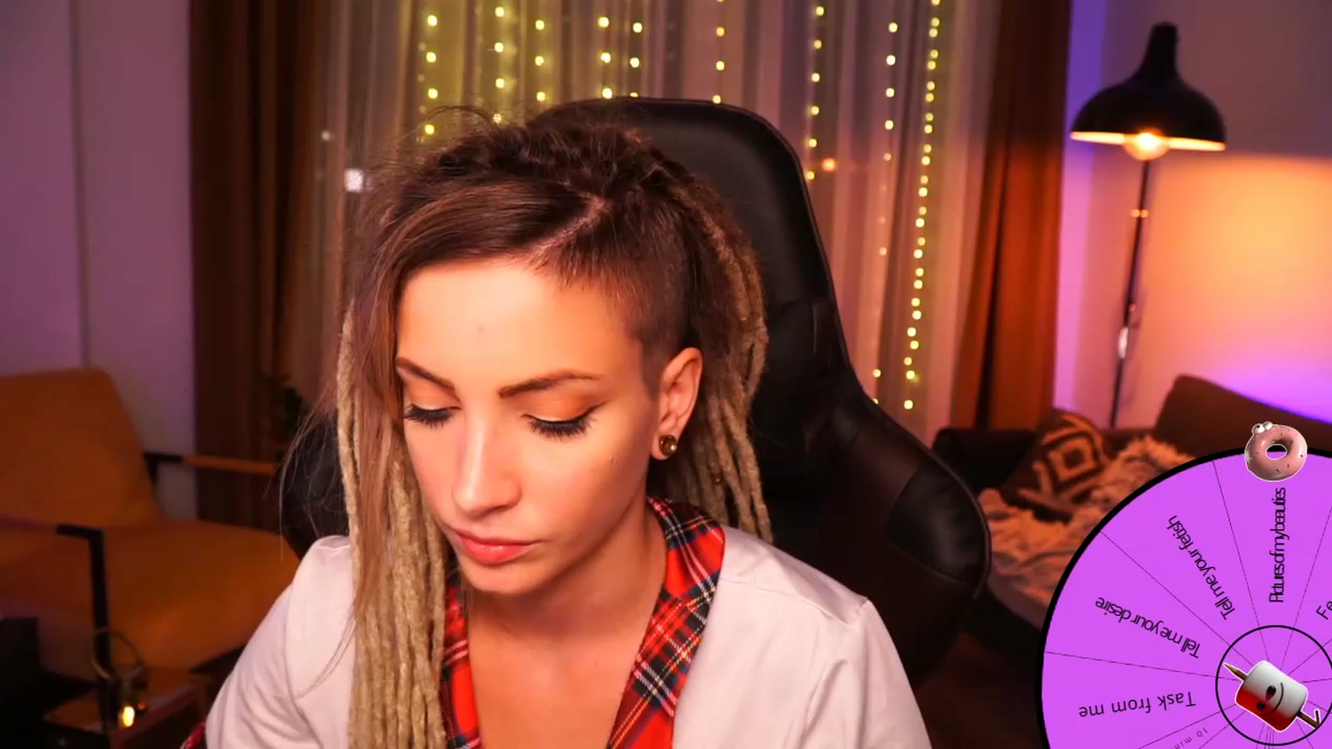 Gallery image thumbnail from Kend_dall's myfreecams stream on, 08/30/2023, 19:40 image 2 of 20
