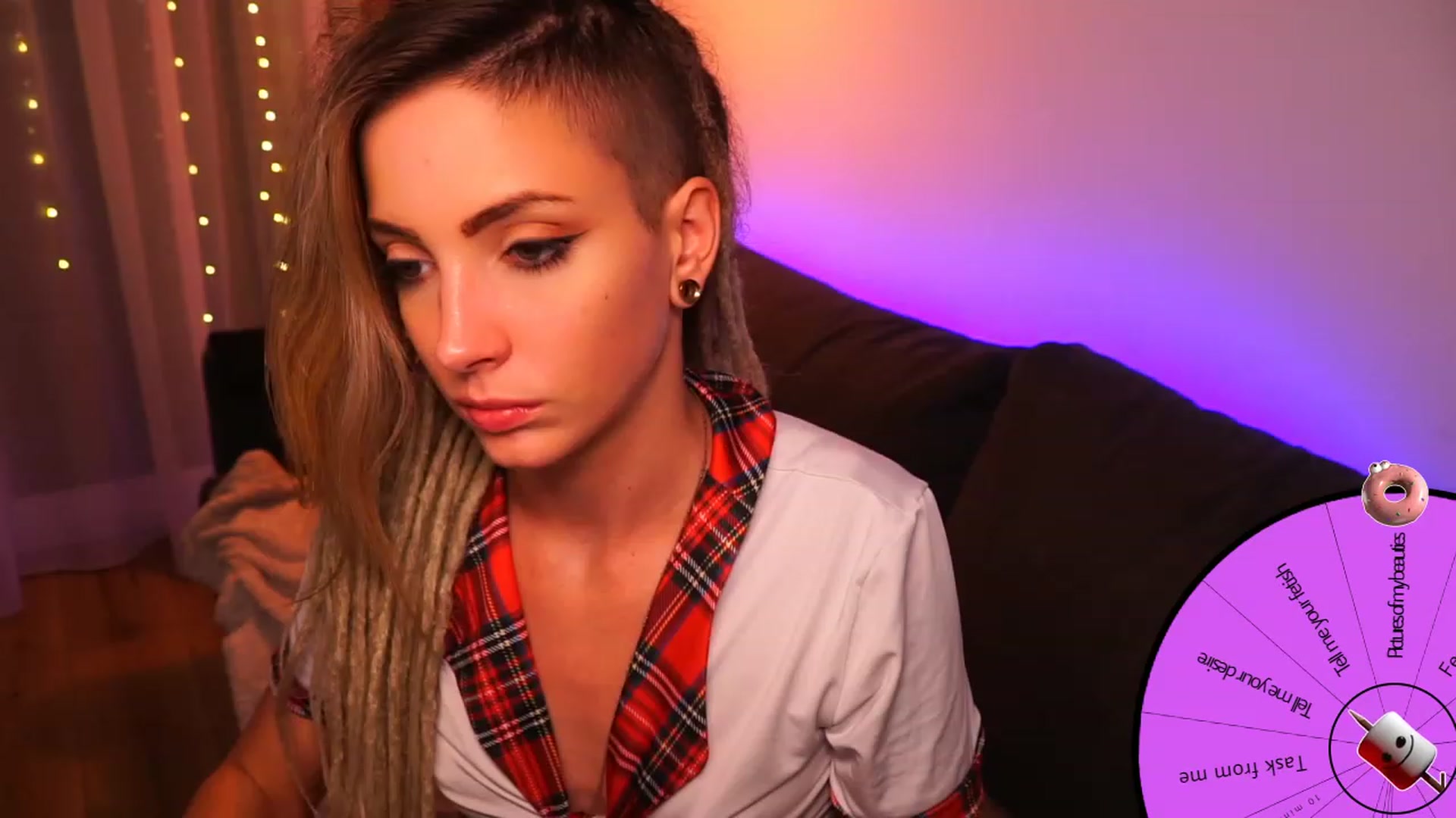Gallery image thumbnail from Kend_dall's myfreecams stream on, 08/30/2023, 19:40 image 7 of 20