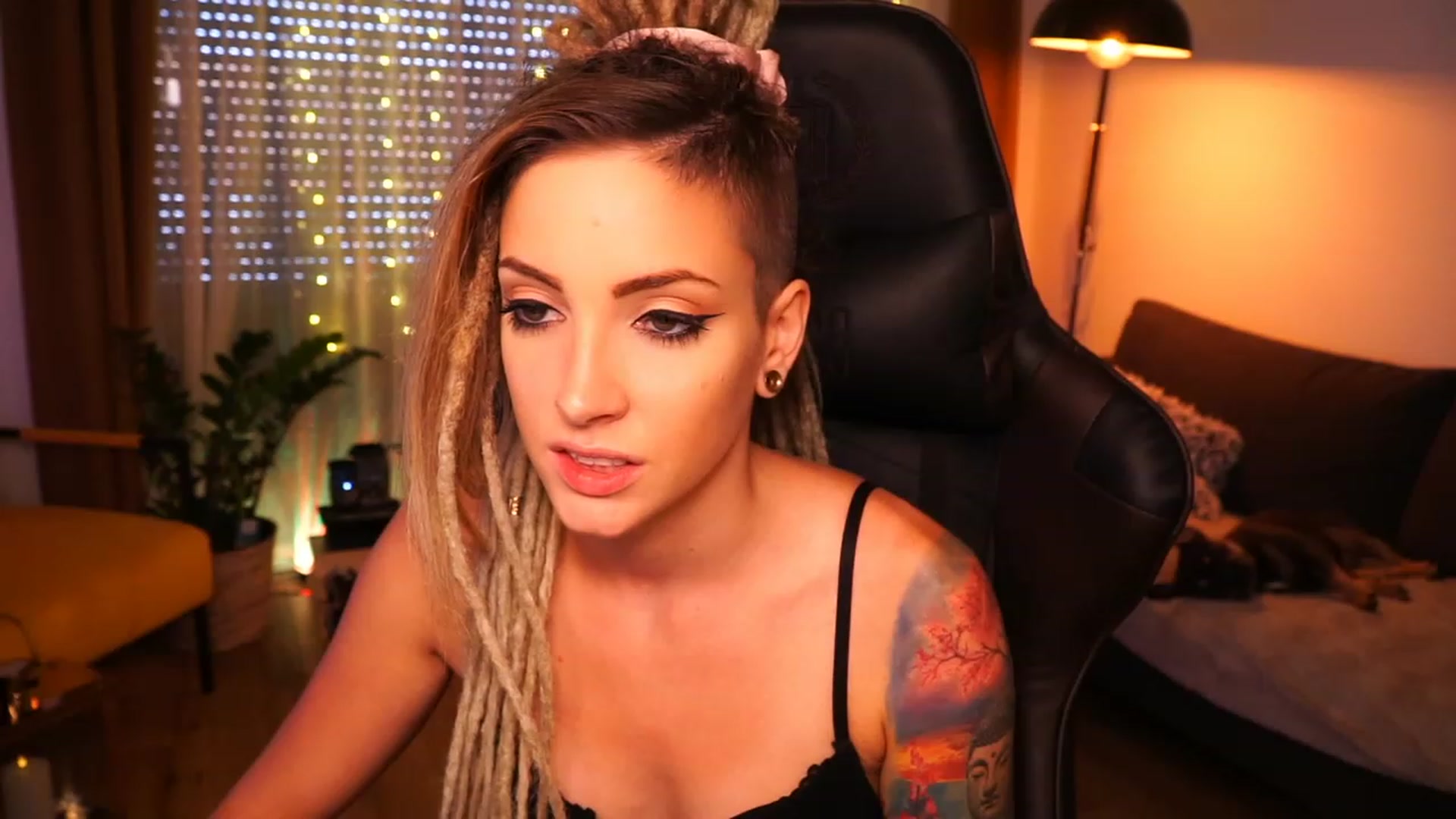 Gallery image thumbnail from Kend_dall's myfreecams stream on, 08/31/2023, 10:20 image 9 of 20