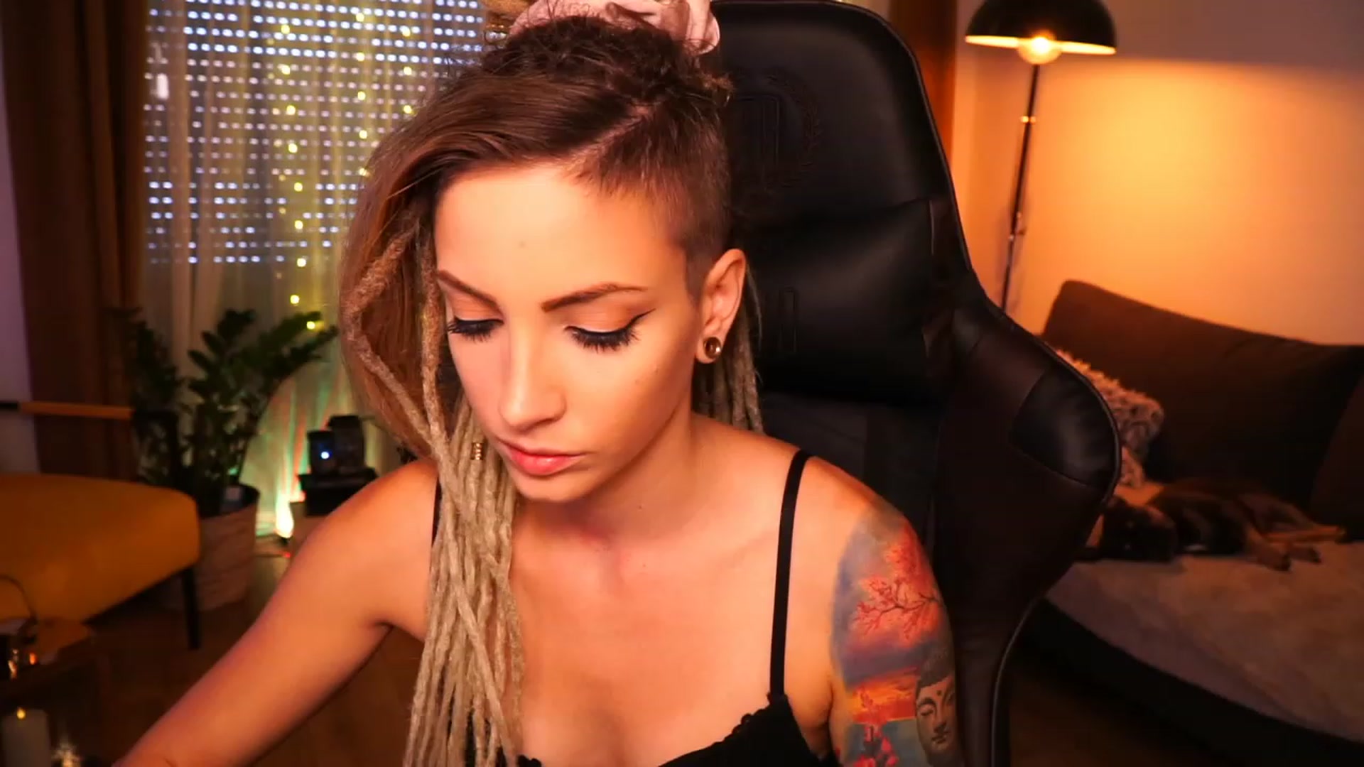 Gallery image thumbnail from Kend_dall's myfreecams stream on, 08/31/2023, 10:20 image 6 of 20