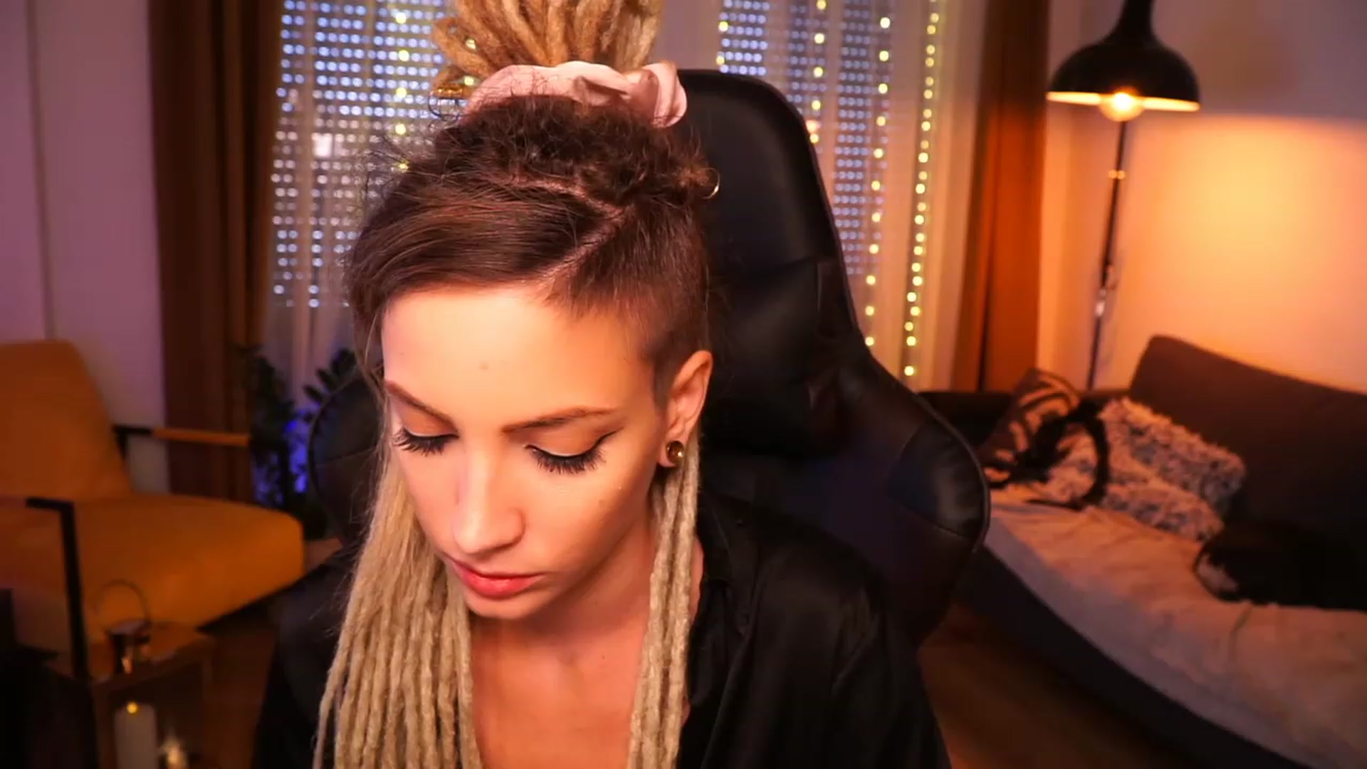 Gallery image thumbnail from Kend_dall's myfreecams stream on, 08/31/2023, 12:55 image 16 of 20