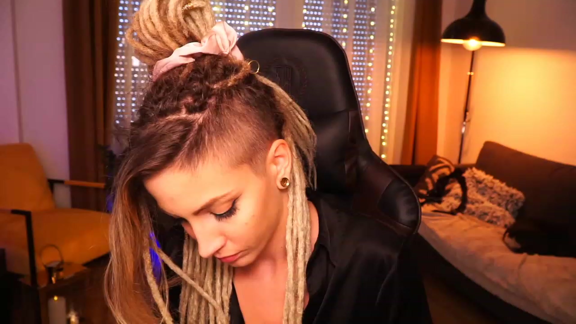 Gallery image thumbnail from Kend_dall's myfreecams stream on, 08/31/2023, 12:55 image 14 of 20