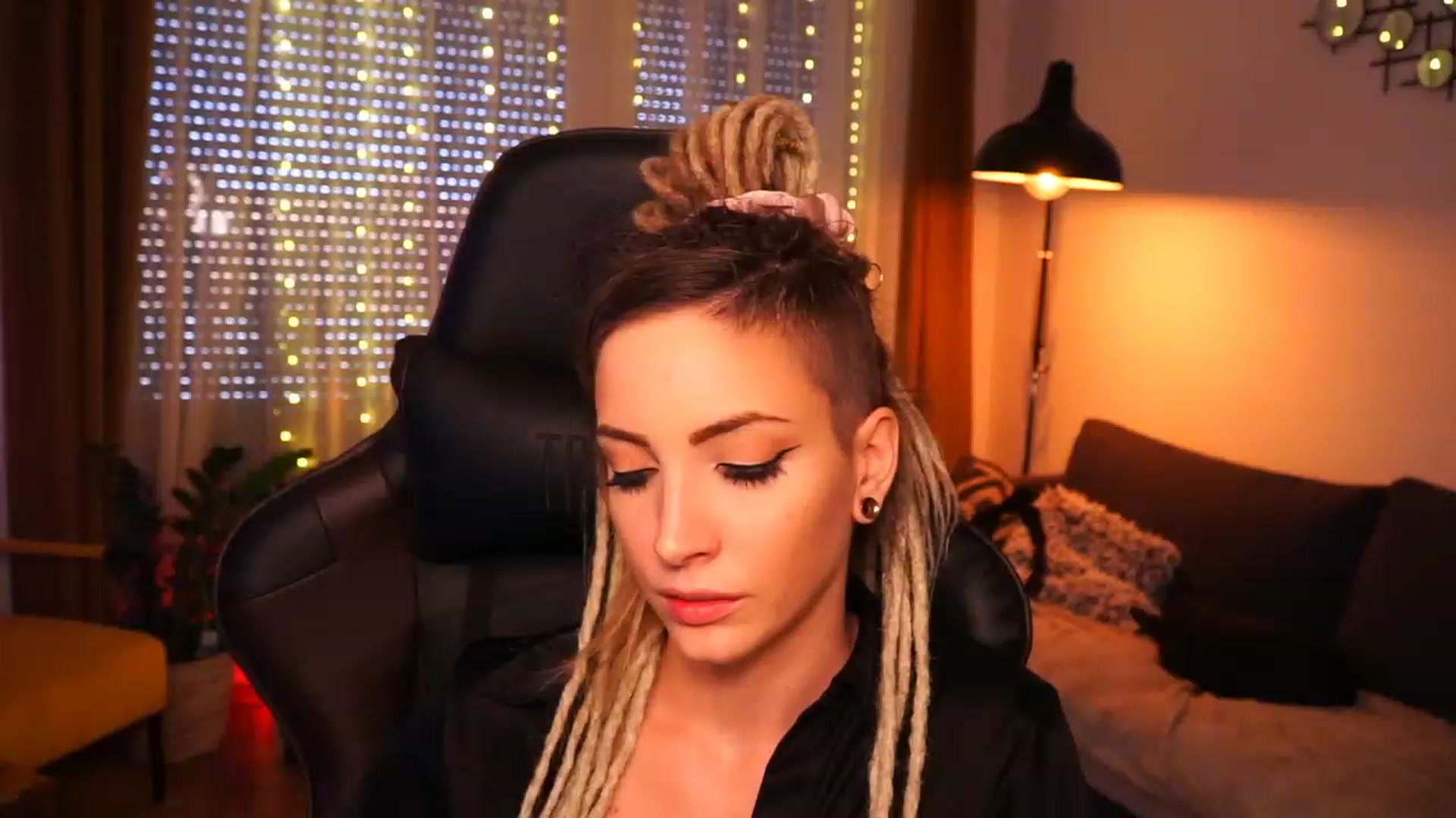Gallery image thumbnail from Kend_dall's myfreecams stream on, 08/31/2023, 12:55 image 7 of 20
