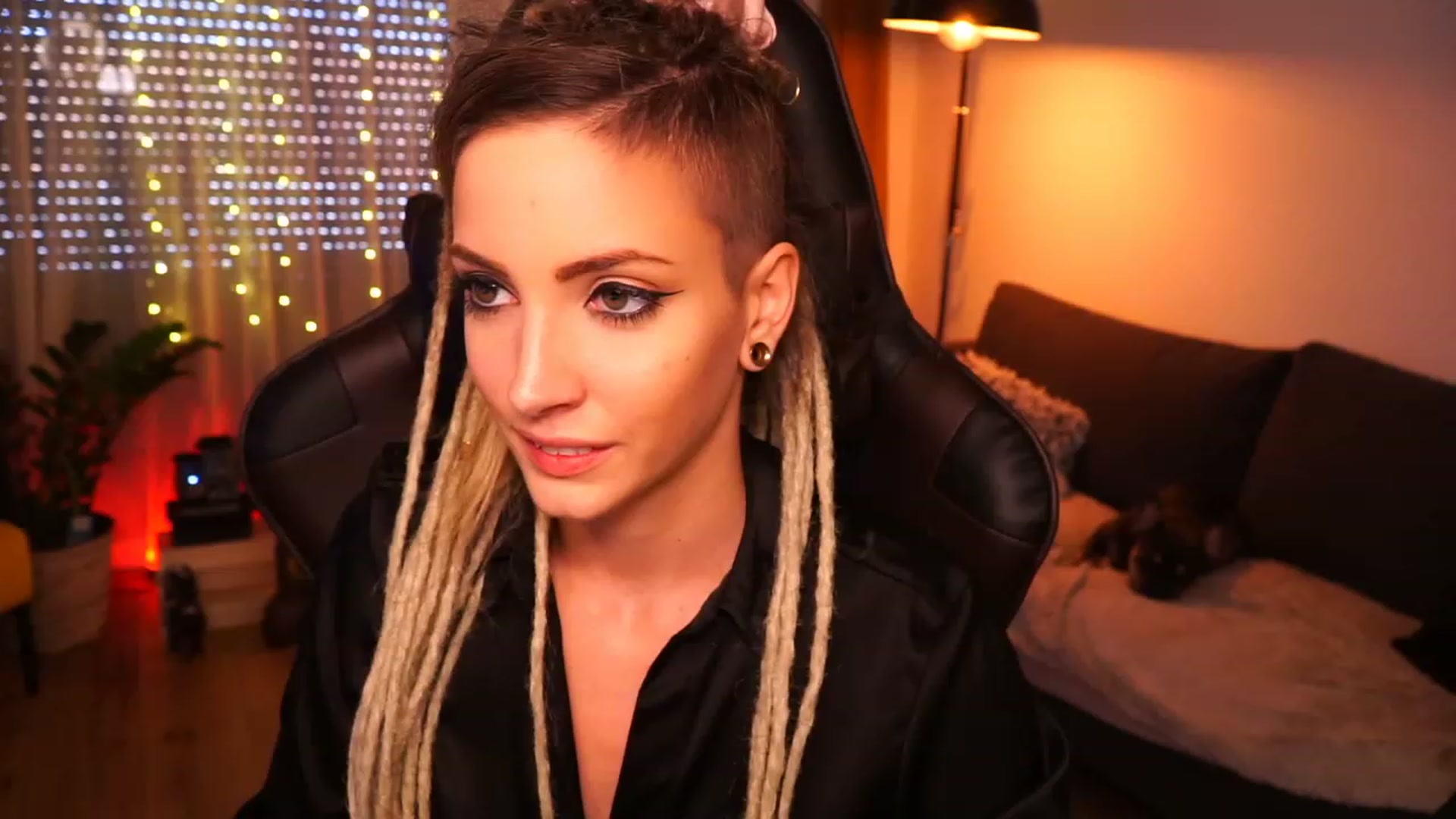 Gallery image thumbnail from Kend_dall's myfreecams stream on, 08/31/2023, 12:55 image 4 of 20