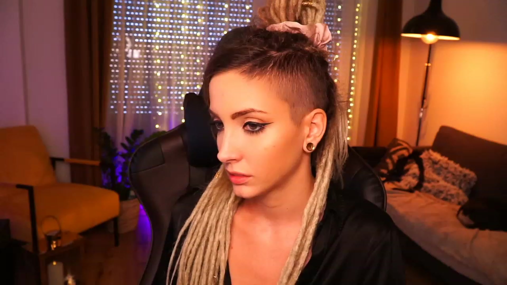 Gallery image thumbnail from Kend_dall's myfreecams stream on, 08/31/2023, 12:55 image 18 of 20