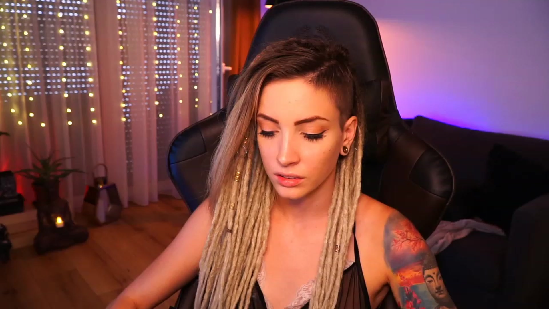 Gallery image thumbnail from Kend_dall's myfreecams stream on, 09/01/2023, 12:18 image 4 of 20