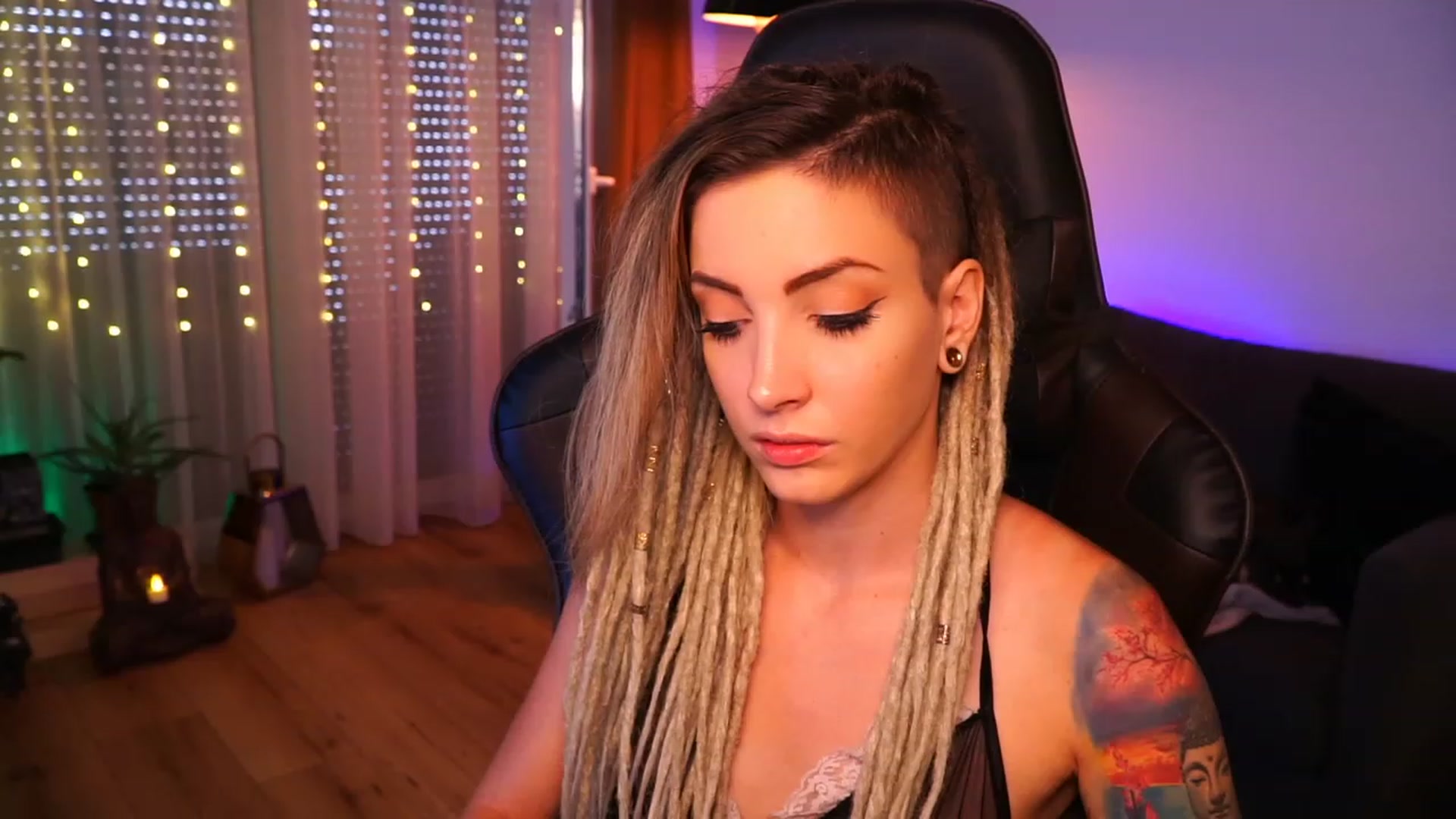 Gallery image thumbnail from Kend_dall's myfreecams stream on, 09/01/2023, 12:18 image 5 of 20