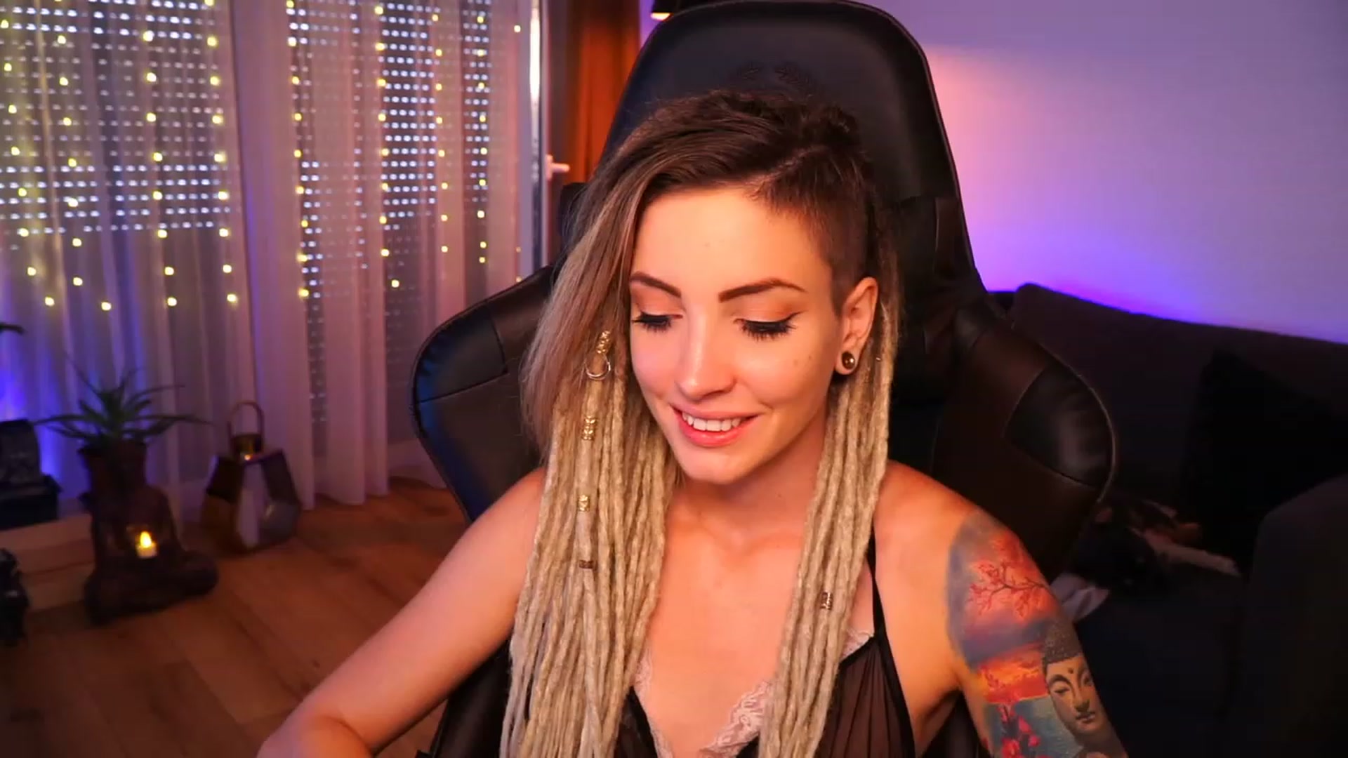 Gallery image thumbnail from Kend_dall's myfreecams stream on, 09/01/2023, 12:18 image 3 of 20