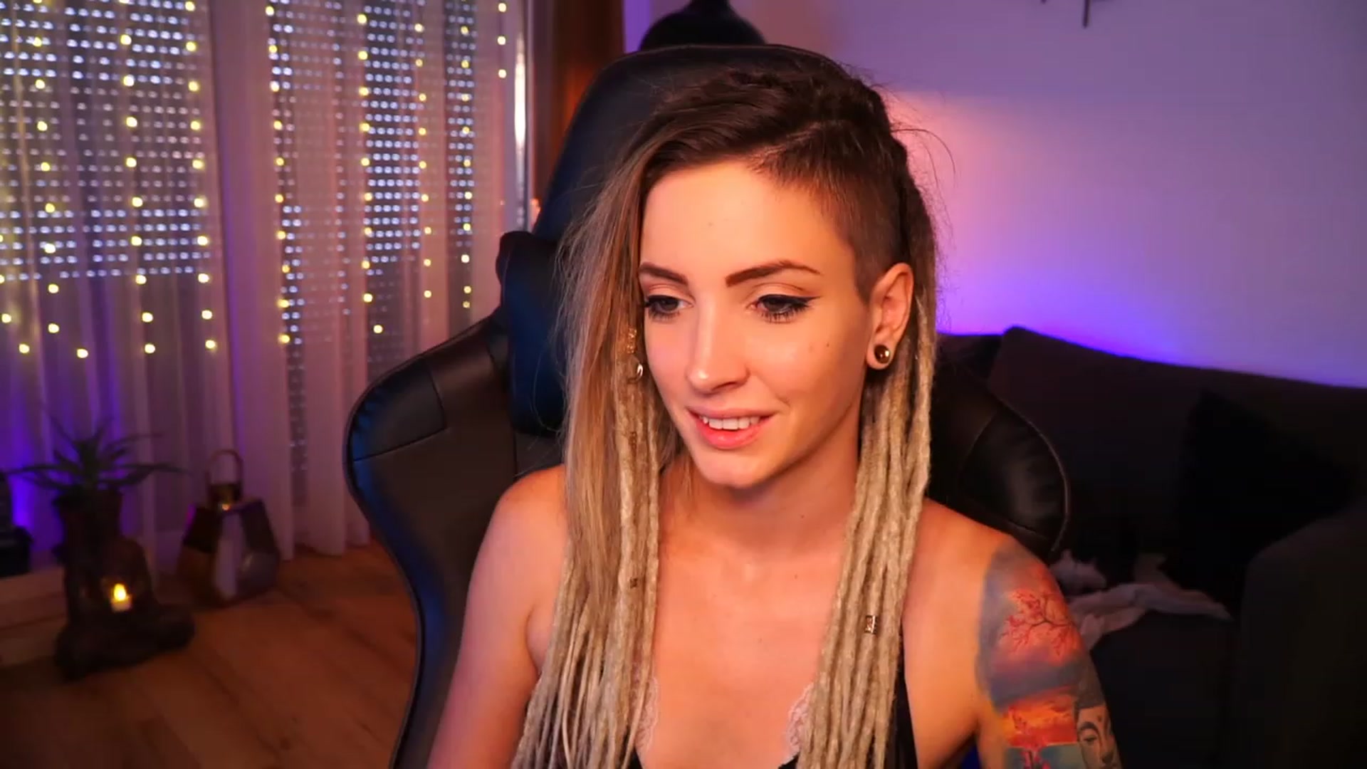 Gallery image thumbnail from Kend_dall's myfreecams stream on, 09/01/2023, 12:18 image 7 of 20
