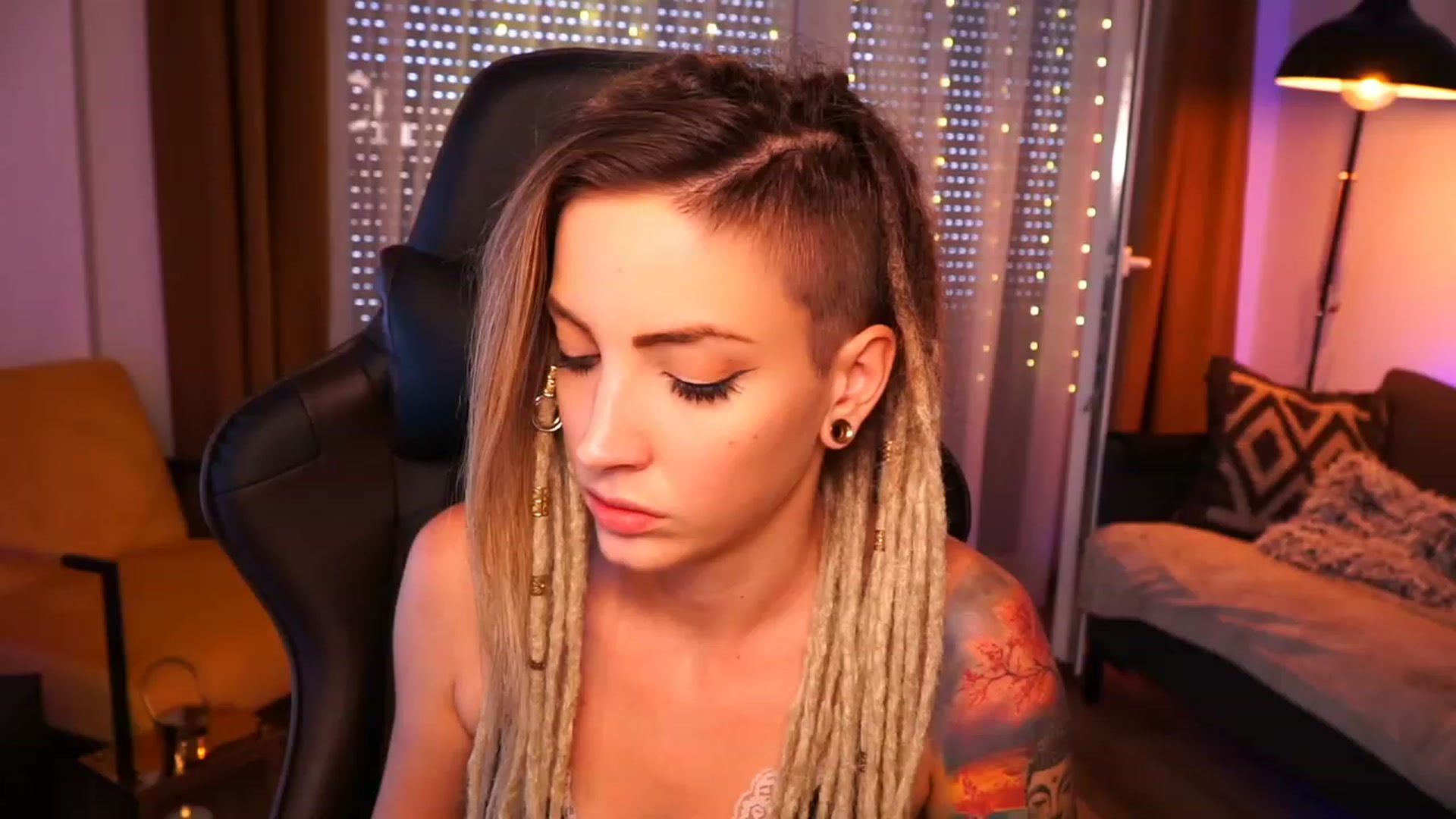 Gallery image thumbnail from Kend_dall's myfreecams stream on, 09/01/2023, 14:57 image 15 of 20