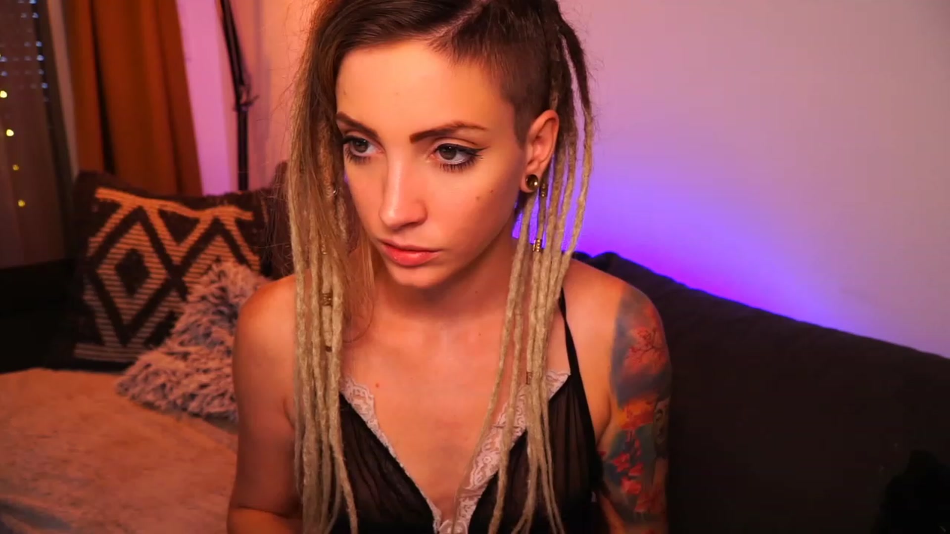 Gallery image thumbnail from Kend_dall's myfreecams stream on, 09/01/2023, 14:57 image 3 of 20