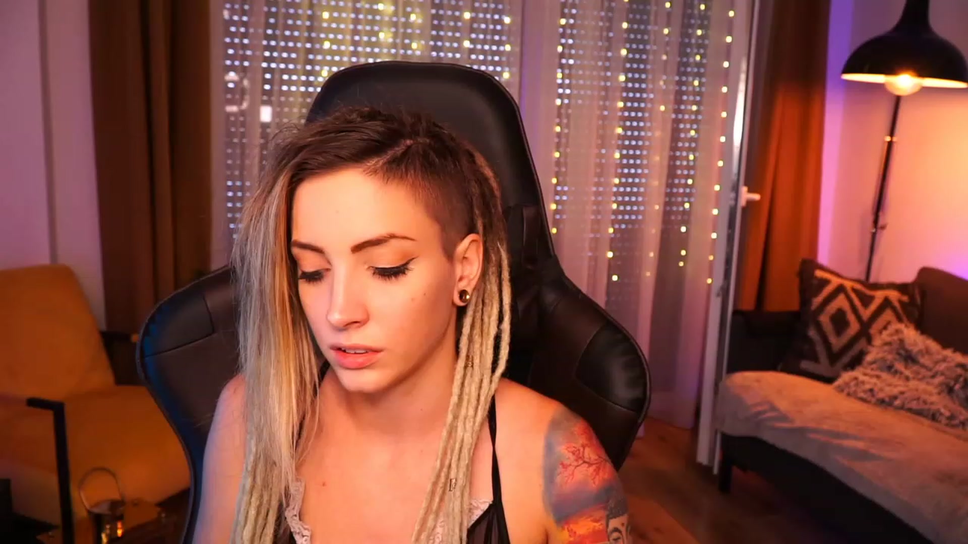 Gallery image thumbnail from Kend_dall's myfreecams stream on, 09/01/2023, 14:57 image 7 of 20