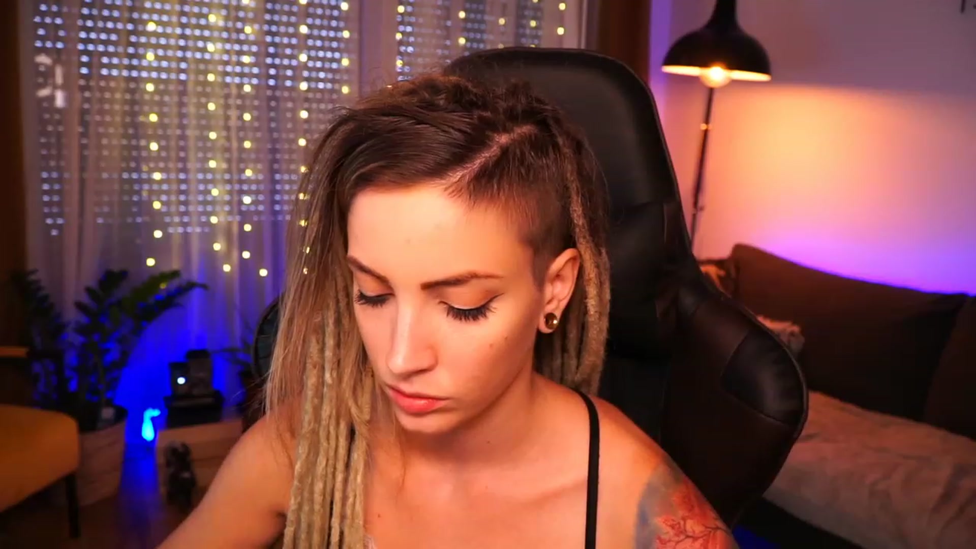 Gallery image thumbnail from Kend_dall's myfreecams stream on, 09/01/2023, 14:57 image 19 of 20