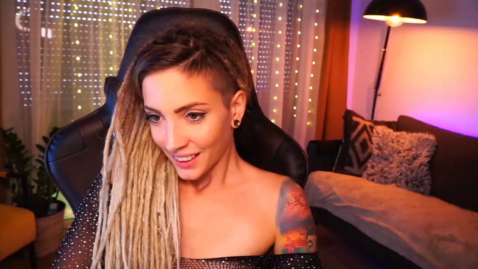 Gallery image thumbnail from Kend_dall's myfreecams stream on, 09/03/2023, 12:46 image 8 of 20