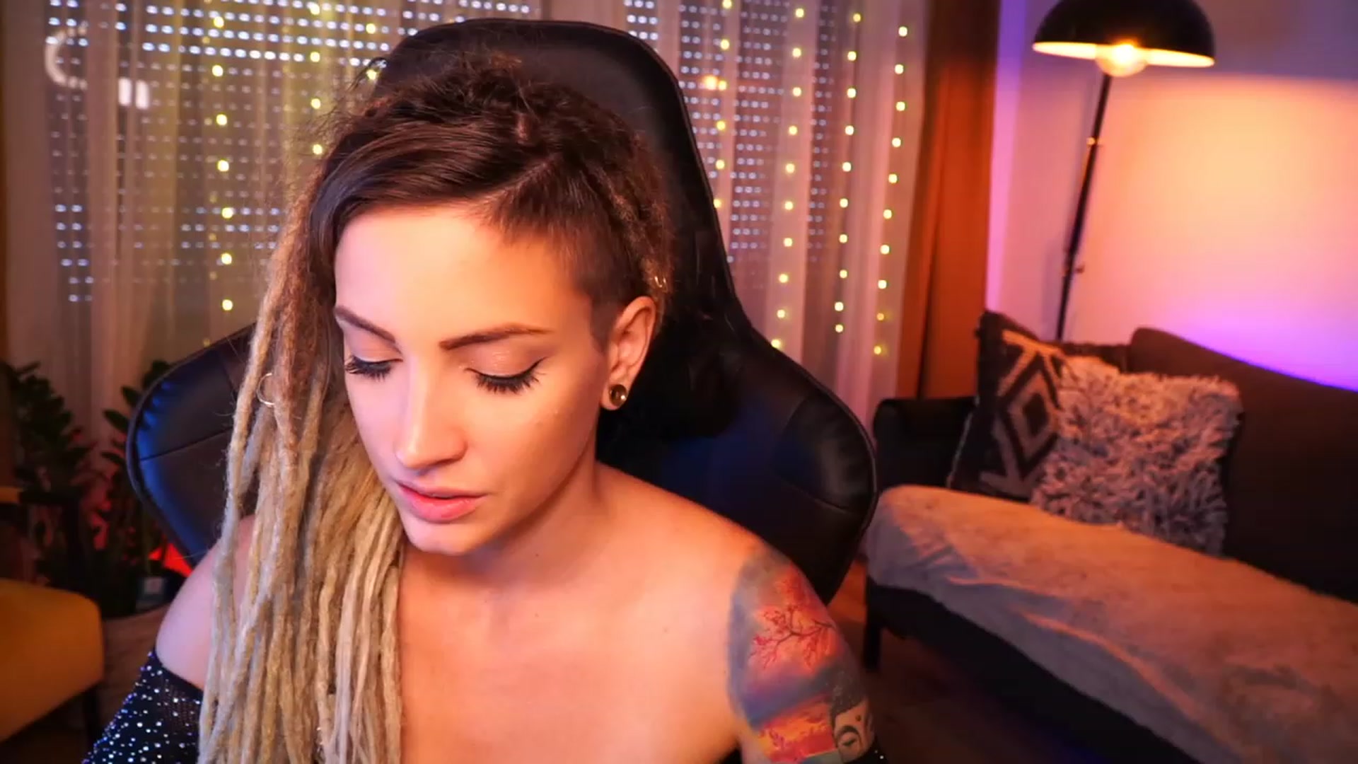 Gallery image thumbnail from Kend_dall's myfreecams stream on, 09/03/2023, 12:46 image 9 of 20