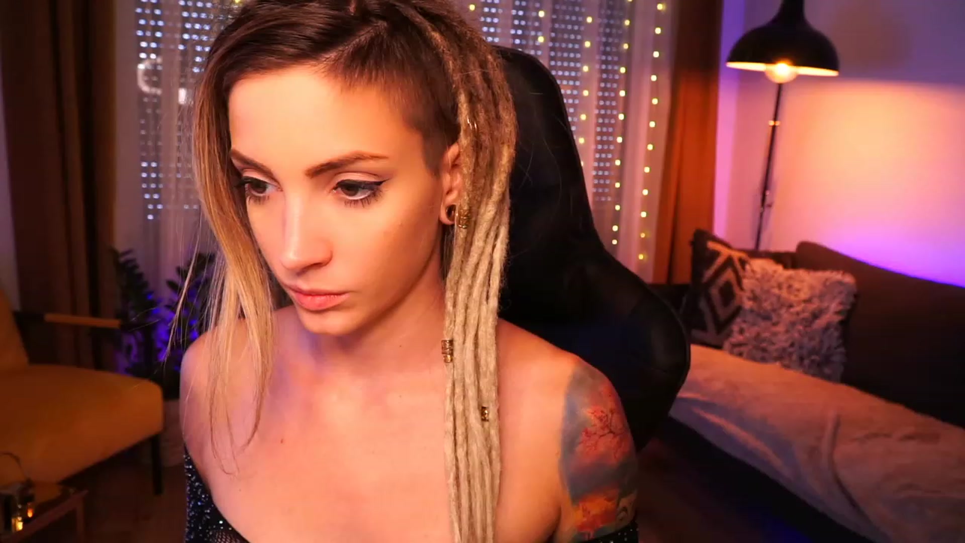 Gallery image thumbnail from Kend_dall's myfreecams stream on, 09/03/2023, 12:46 image 20 of 20