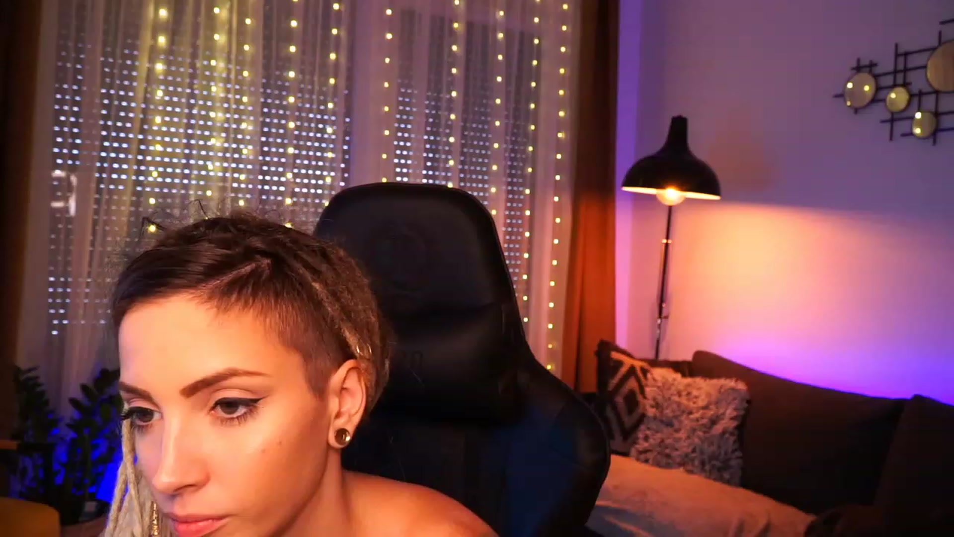Gallery image thumbnail from Kend_dall's myfreecams stream on, 09/03/2023, 12:46 image 16 of 20