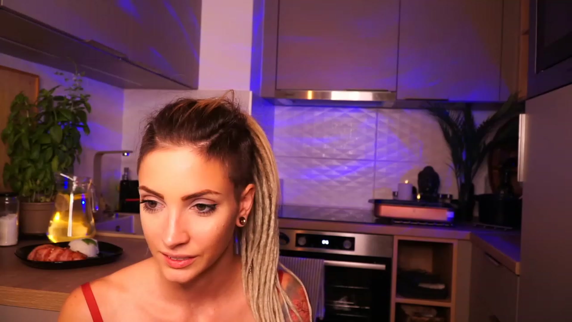 Gallery image thumbnail from Kend_dall's myfreecams stream on, 09/04/2023, 18:00 image 19 of 20