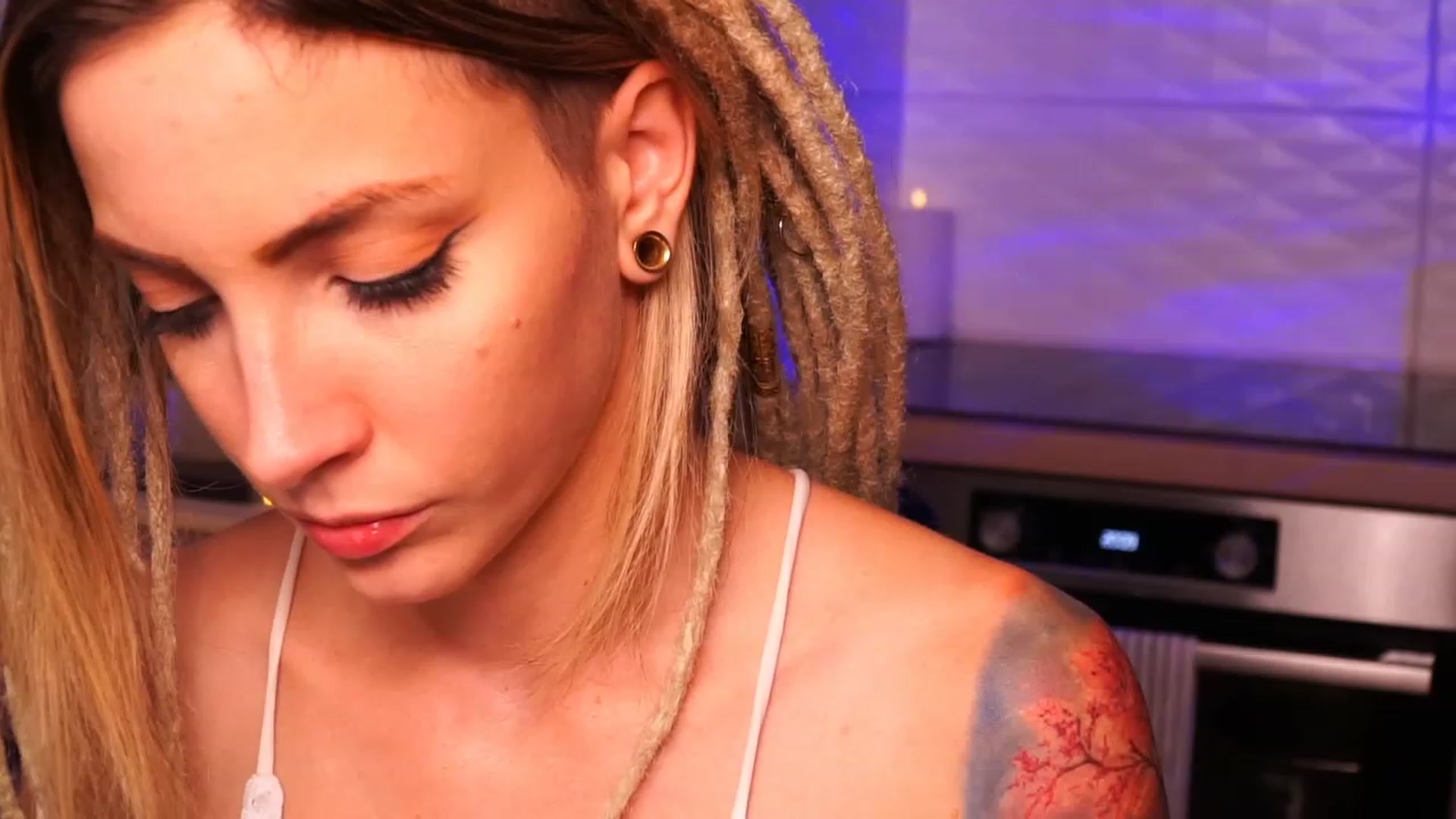 Gallery image thumbnail from Kend_dall's myfreecams stream on, 09/05/2023, 19:35 image 14 of 20