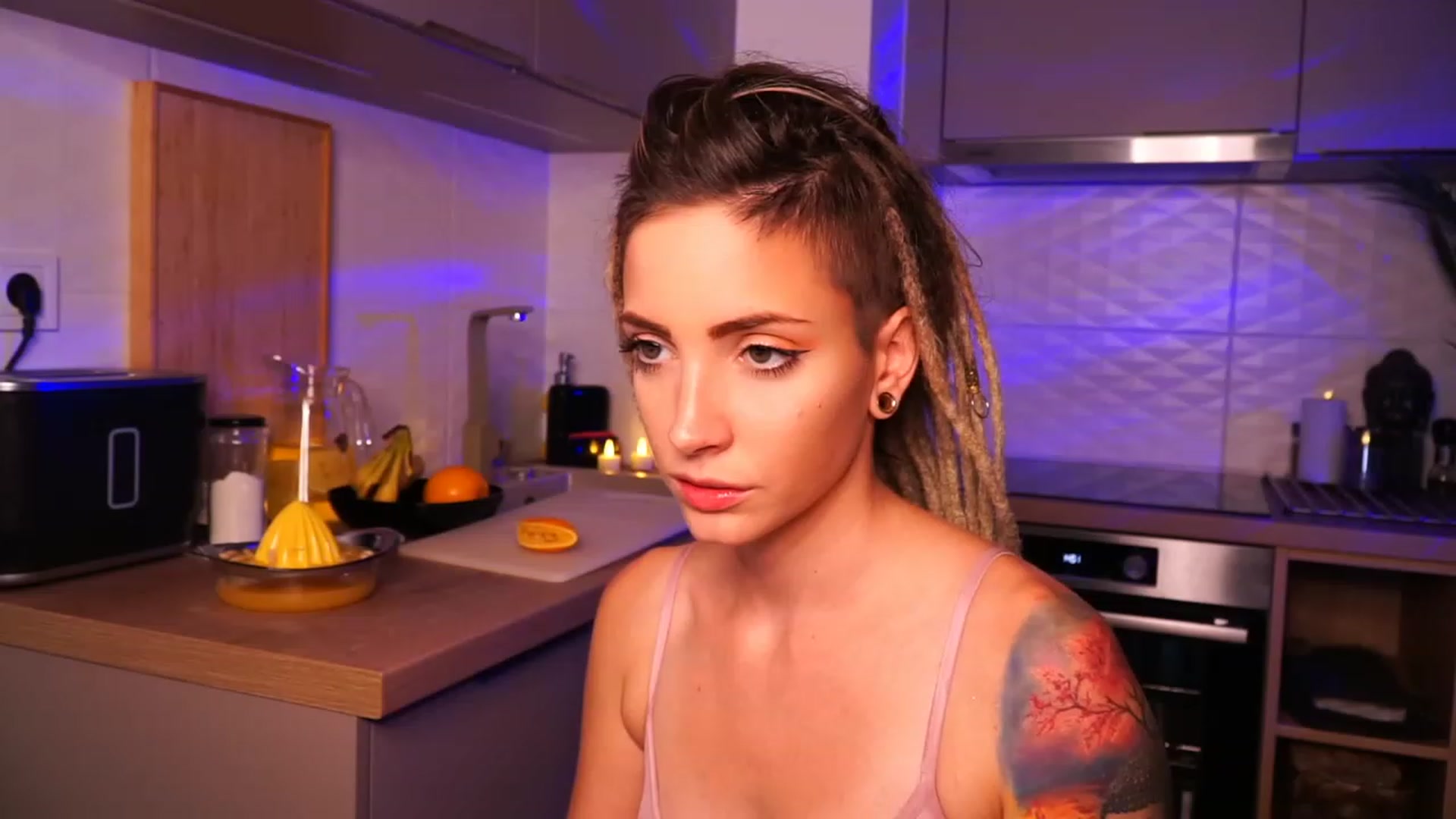 Gallery image thumbnail from Kend_dall's myfreecams stream on, 09/06/2023, 13:11 image 18 of 20