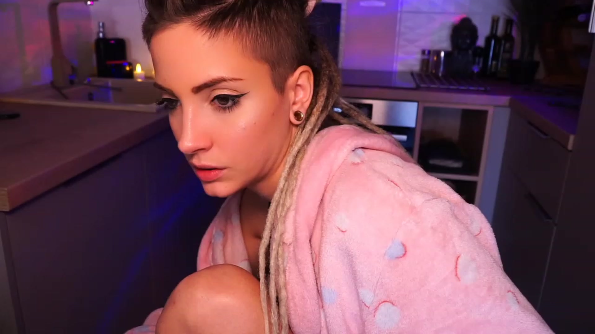 Gallery image thumbnail from Kend_dall's myfreecams stream on, 09/07/2023, 10:15 image 11 of 20