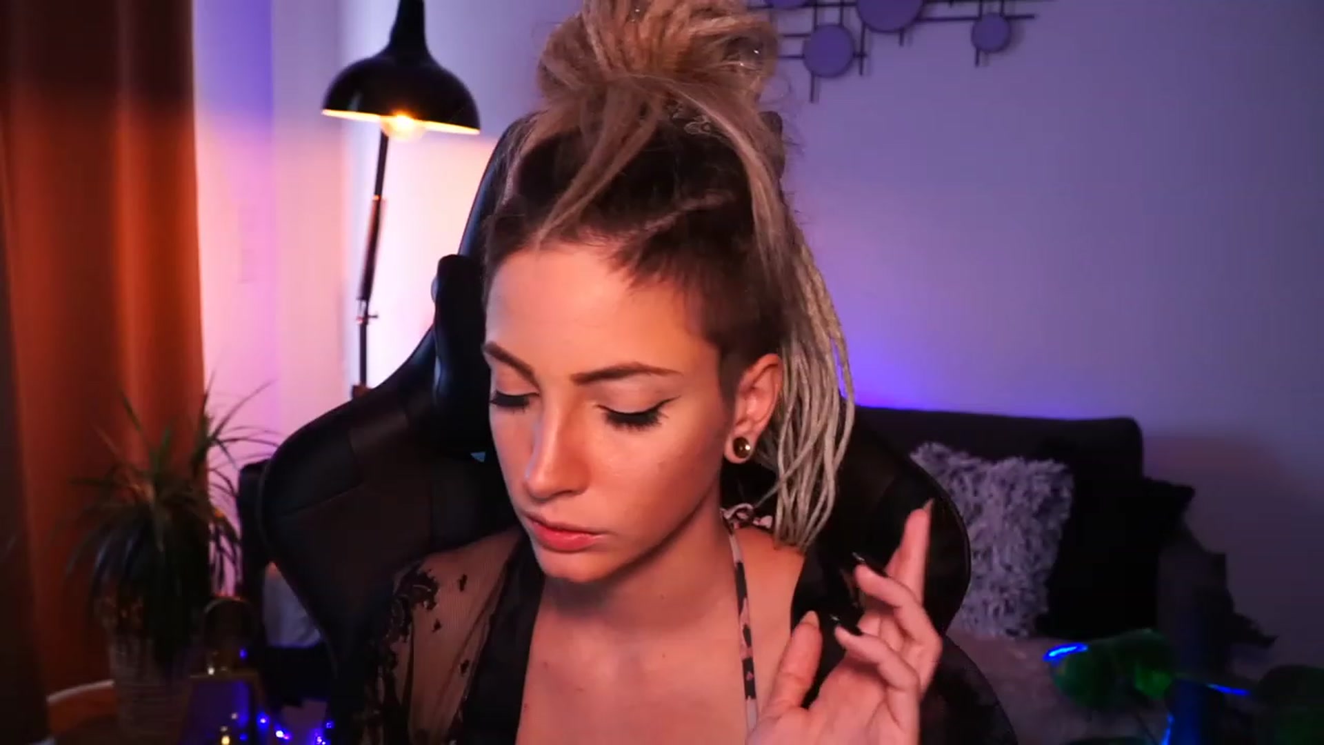 Gallery image thumbnail from Kend_dall's myfreecams stream on, 09/11/2023, 16:49 image 14 of 20
