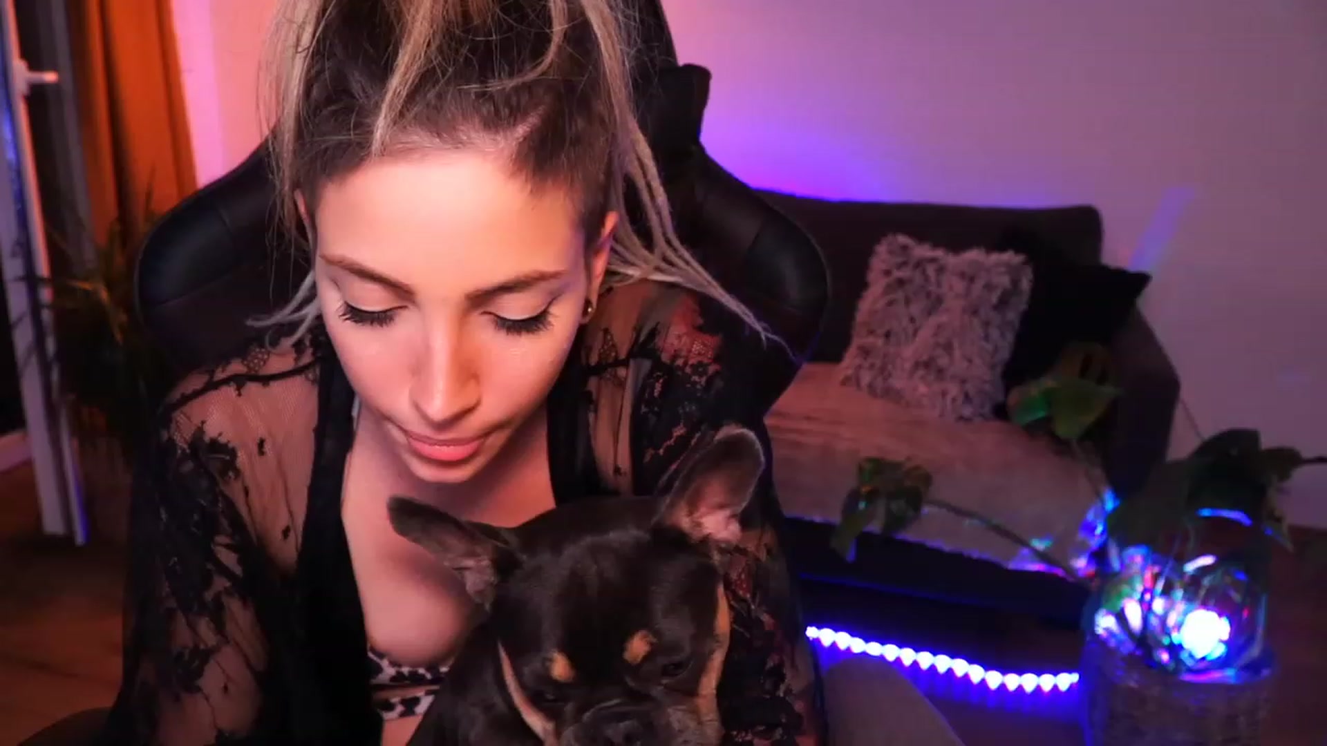 Gallery image thumbnail from Kend_dall's myfreecams stream on, 09/11/2023, 17:56 image 8 of 20