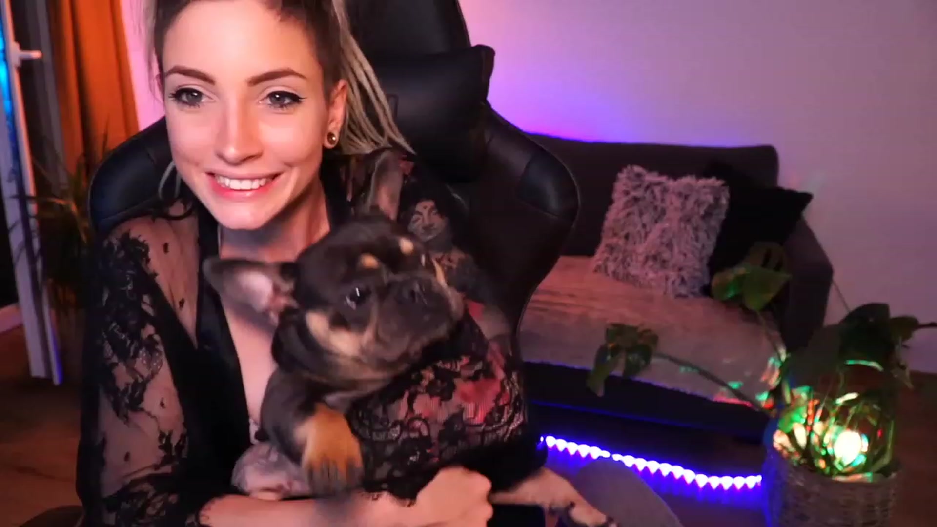 Gallery image thumbnail from Kend_dall's myfreecams stream on, 09/11/2023, 17:56 image 9 of 20