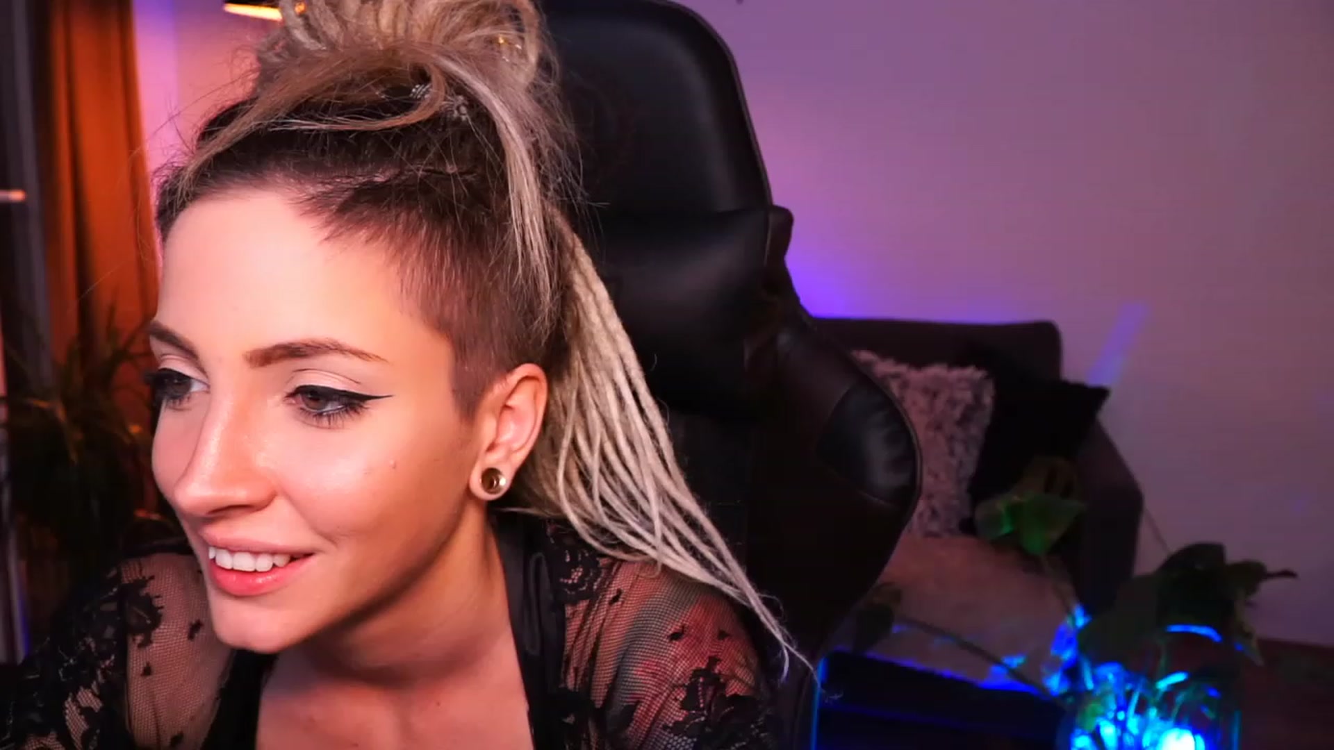 Gallery image thumbnail from Kend_dall's myfreecams stream on, 09/11/2023, 17:56 image 3 of 20