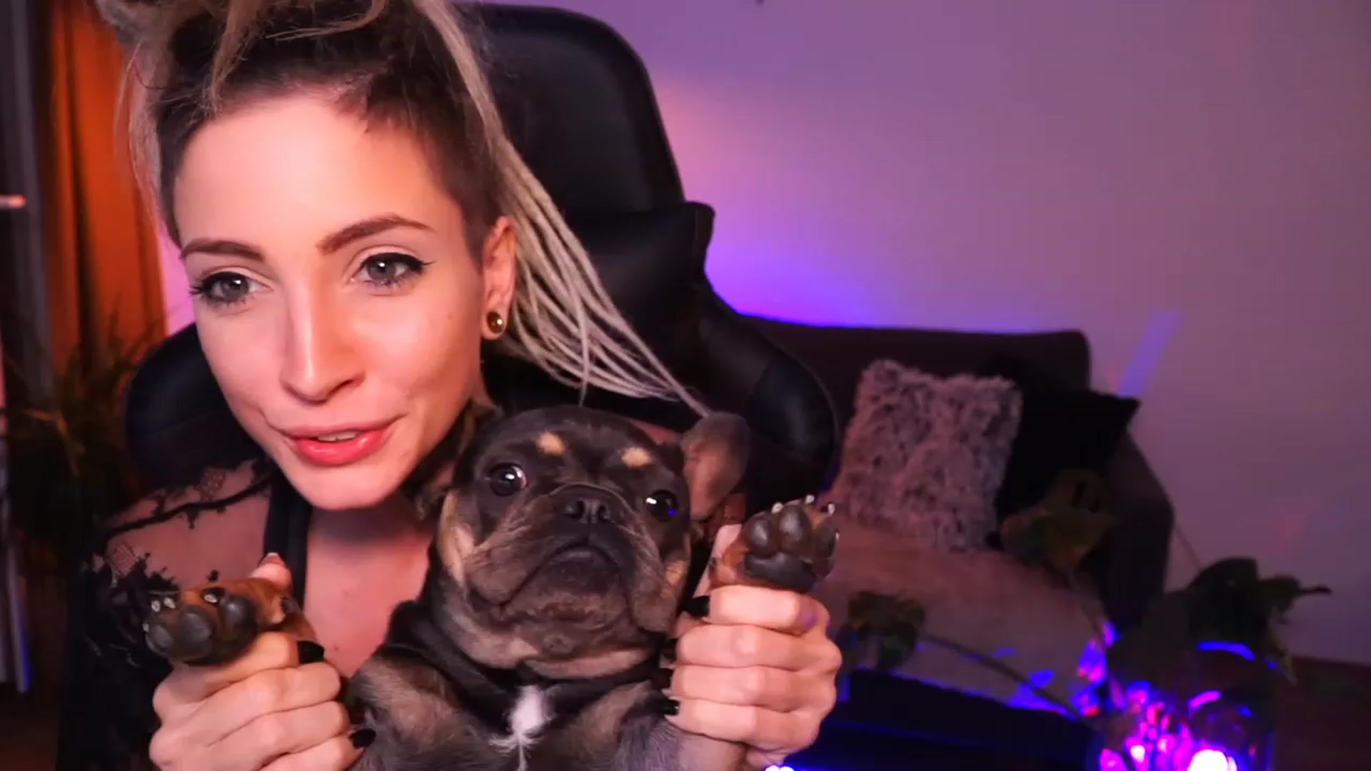 Gallery image thumbnail from Kend_dall's myfreecams stream on, 09/11/2023, 17:56 image 6 of 20