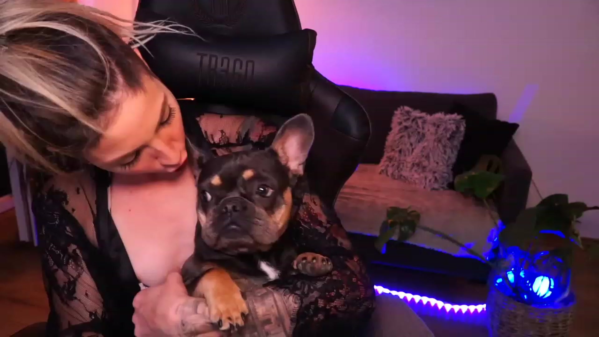 Gallery image thumbnail from Kend_dall's myfreecams stream on, 09/11/2023, 17:56 image 7 of 20