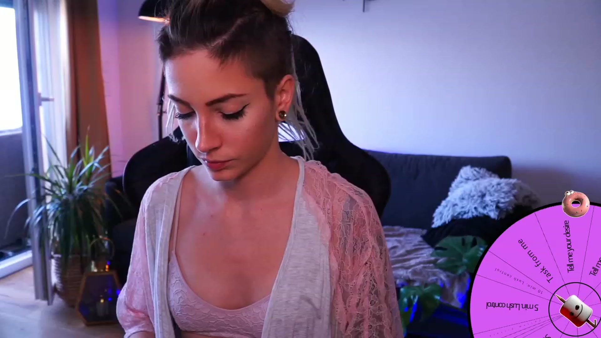 Gallery image thumbnail from Kend_dall's myfreecams stream on, 09/12/2023, 11:01 image 10 of 20