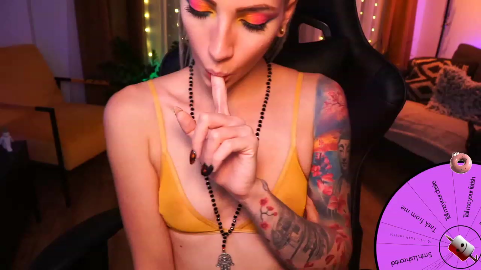 Gallery image thumbnail from Kend_dall's myfreecams stream on, 09/18/2023, 18:11 image 5 of 20