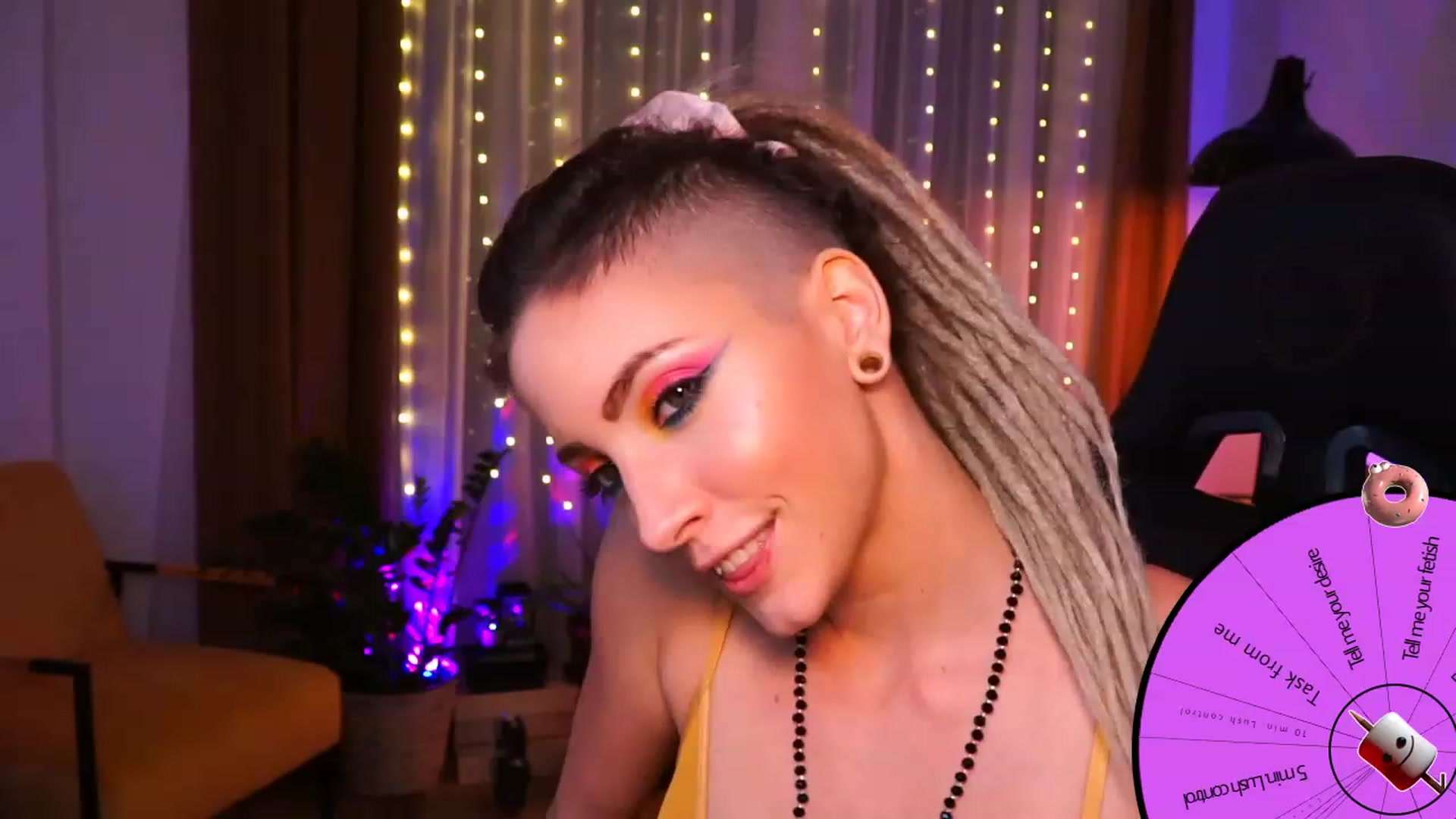 Gallery image thumbnail from Kend_dall's myfreecams stream on, 09/18/2023, 18:41 image 18 of 20