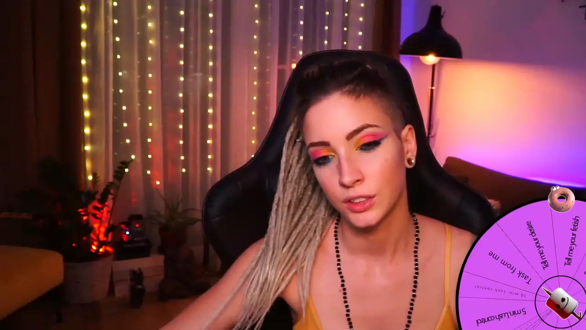 Gallery image thumbnail from Kend_dall's myfreecams stream on, 09/18/2023, 20:15 image 15 of 20