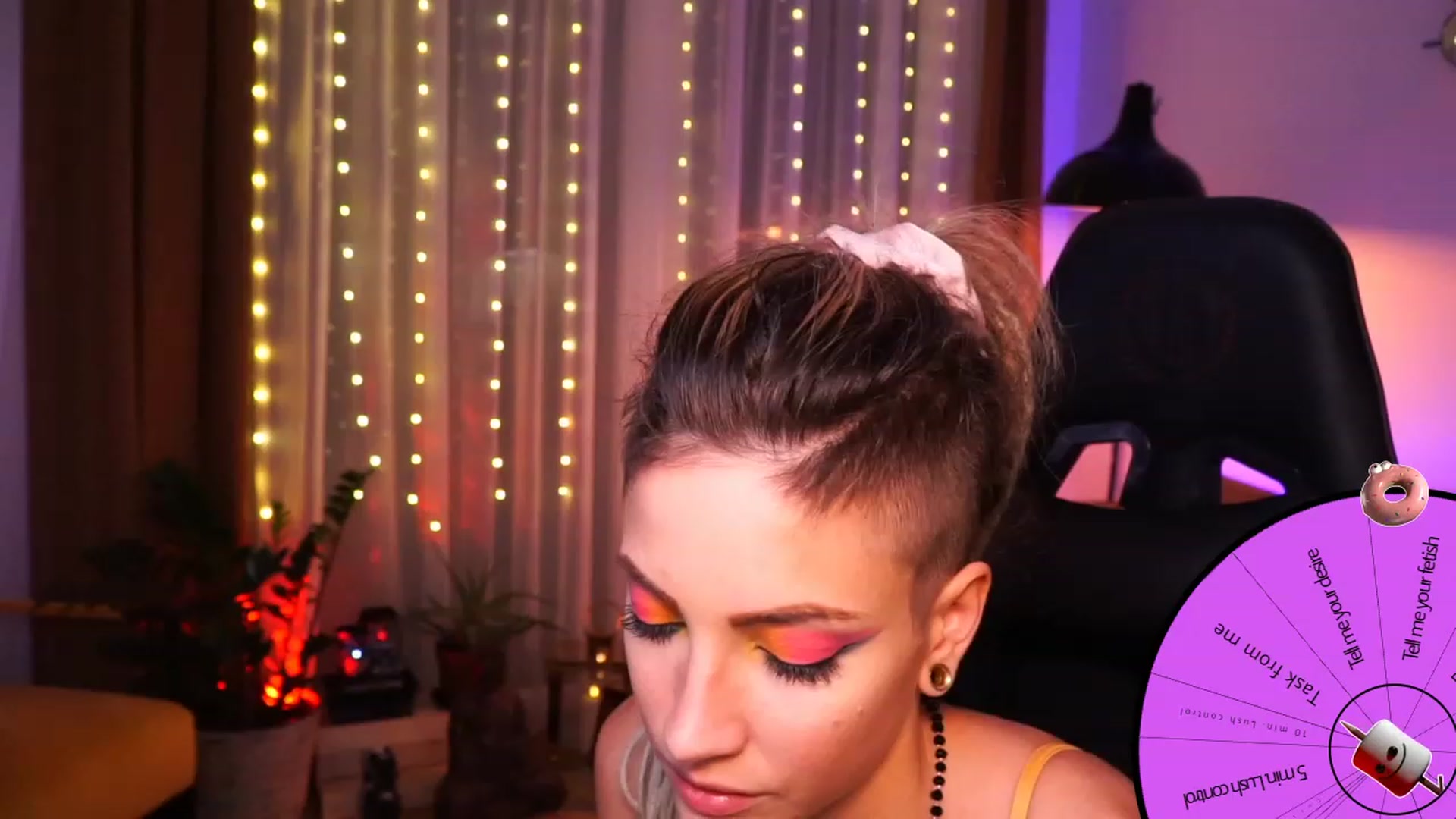 Gallery image thumbnail from Kend_dall's myfreecams stream on, 09/18/2023, 21:04 image 14 of 20